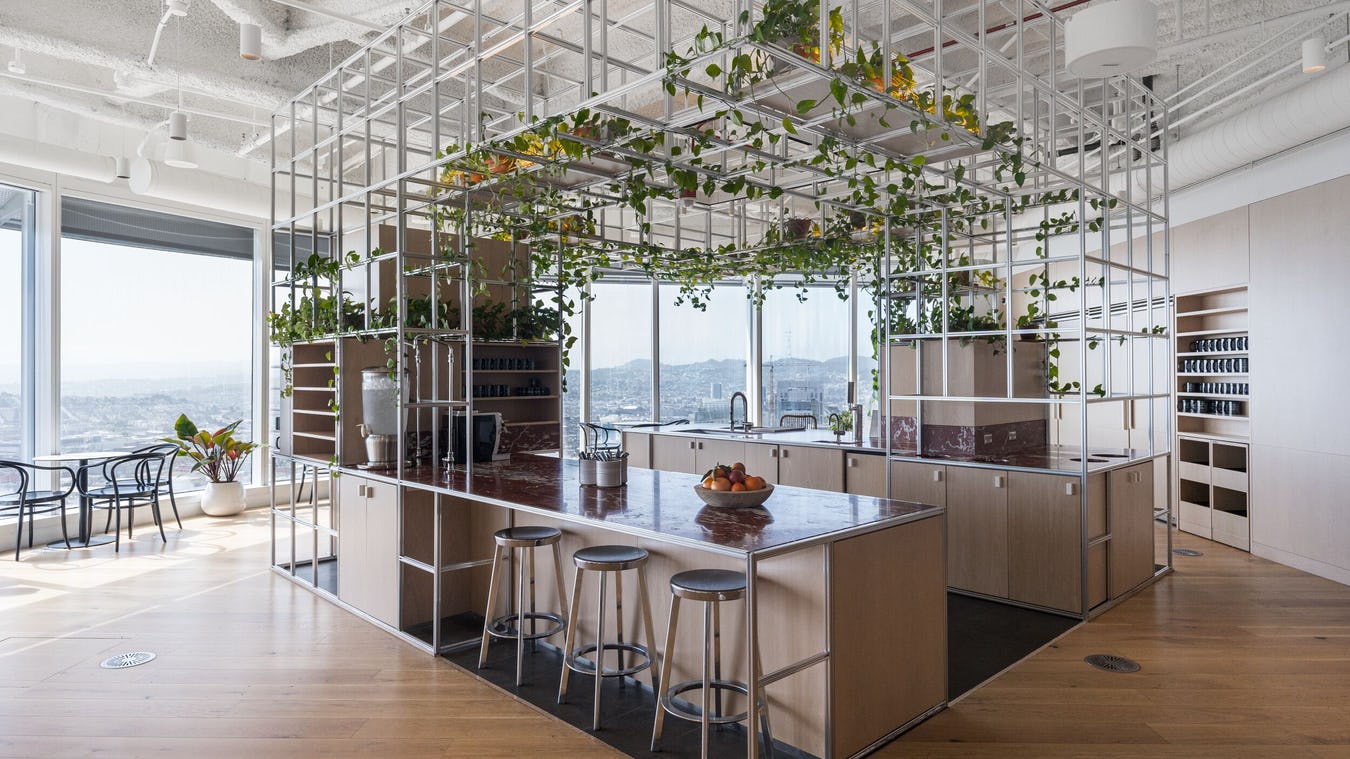 Salesforce Tower photo 2
