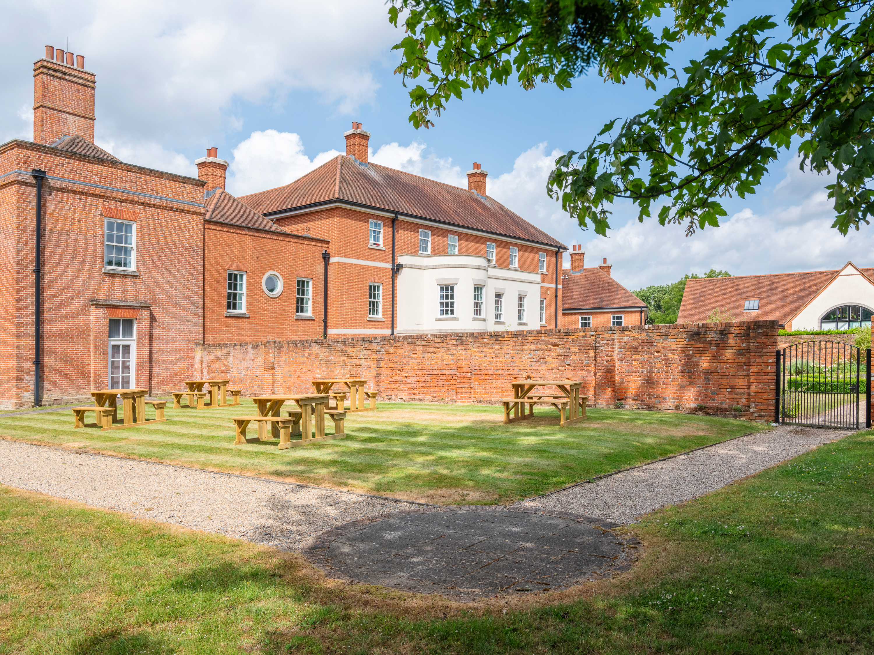 Thremhall Park photo 2