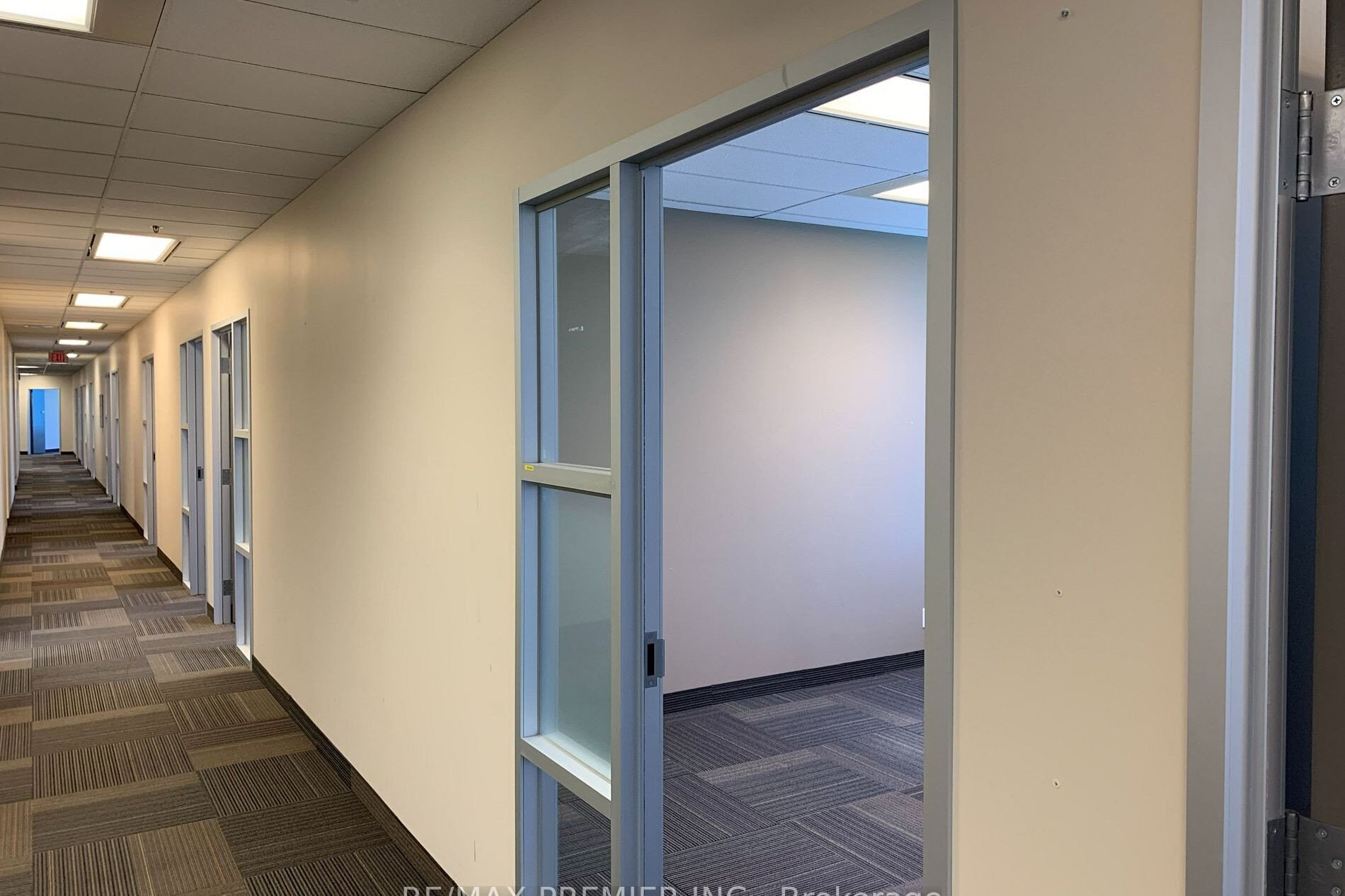 2550 Victoria Park - North York photo 3