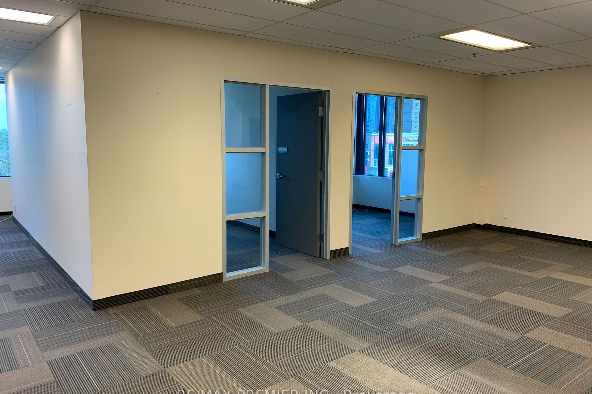 2550 Victoria Park - North York photo 4