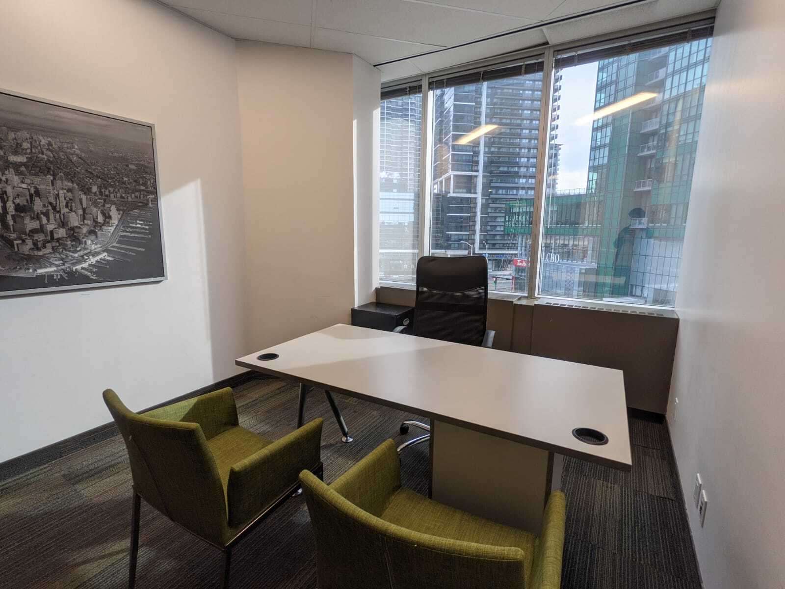 25 Sheppard Ave W photo 6