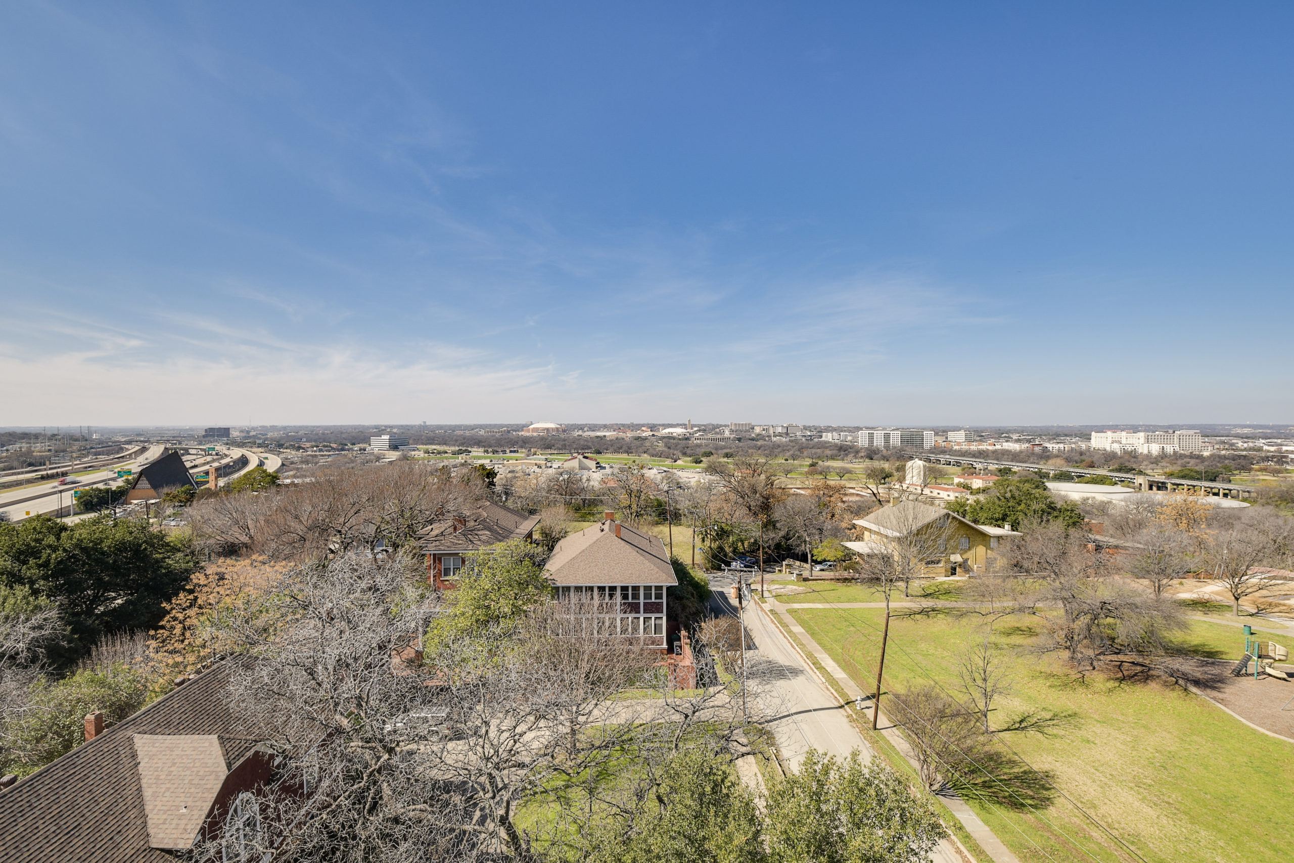 1612 Summit photo 8