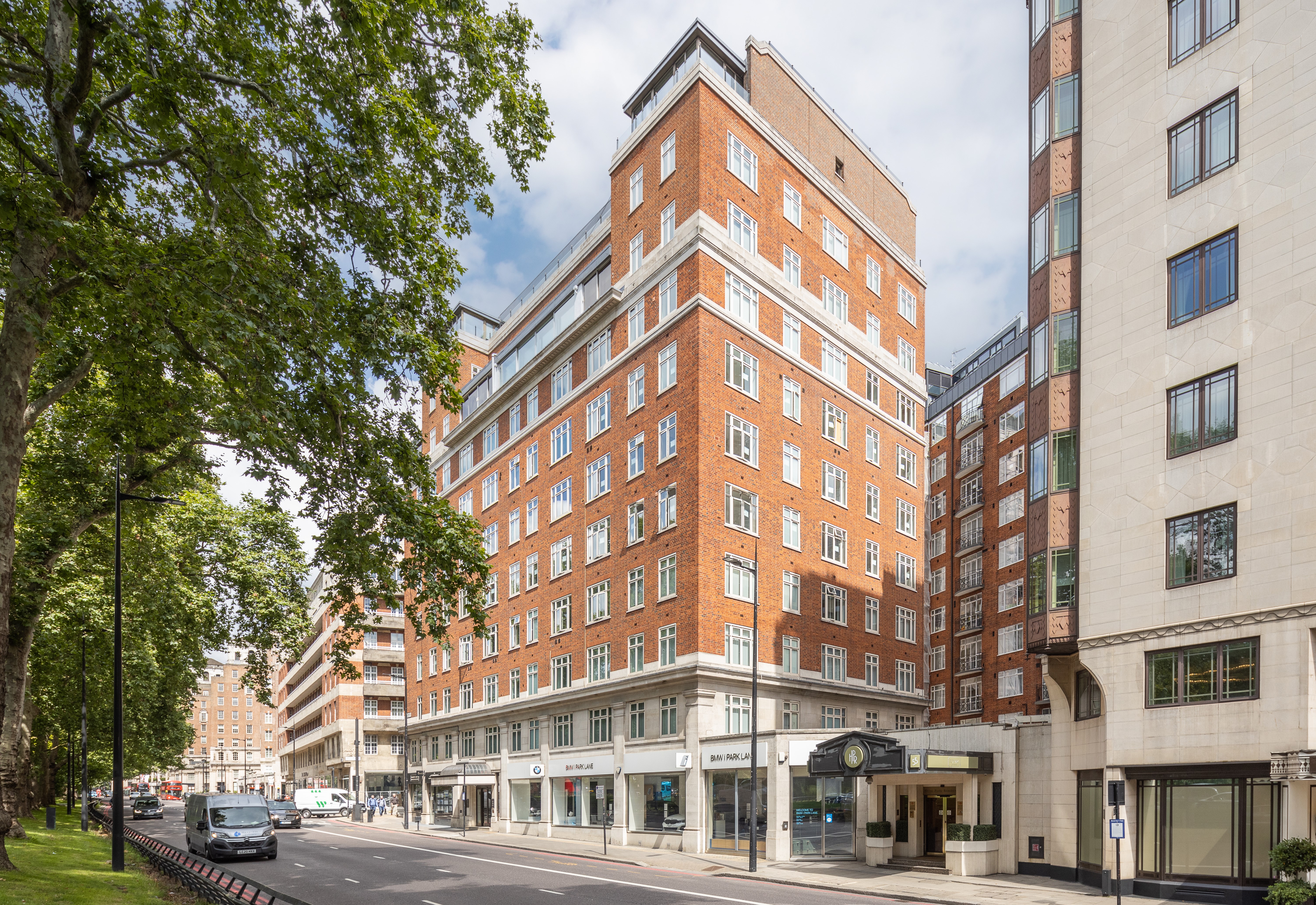 55 Park Lane photo 2