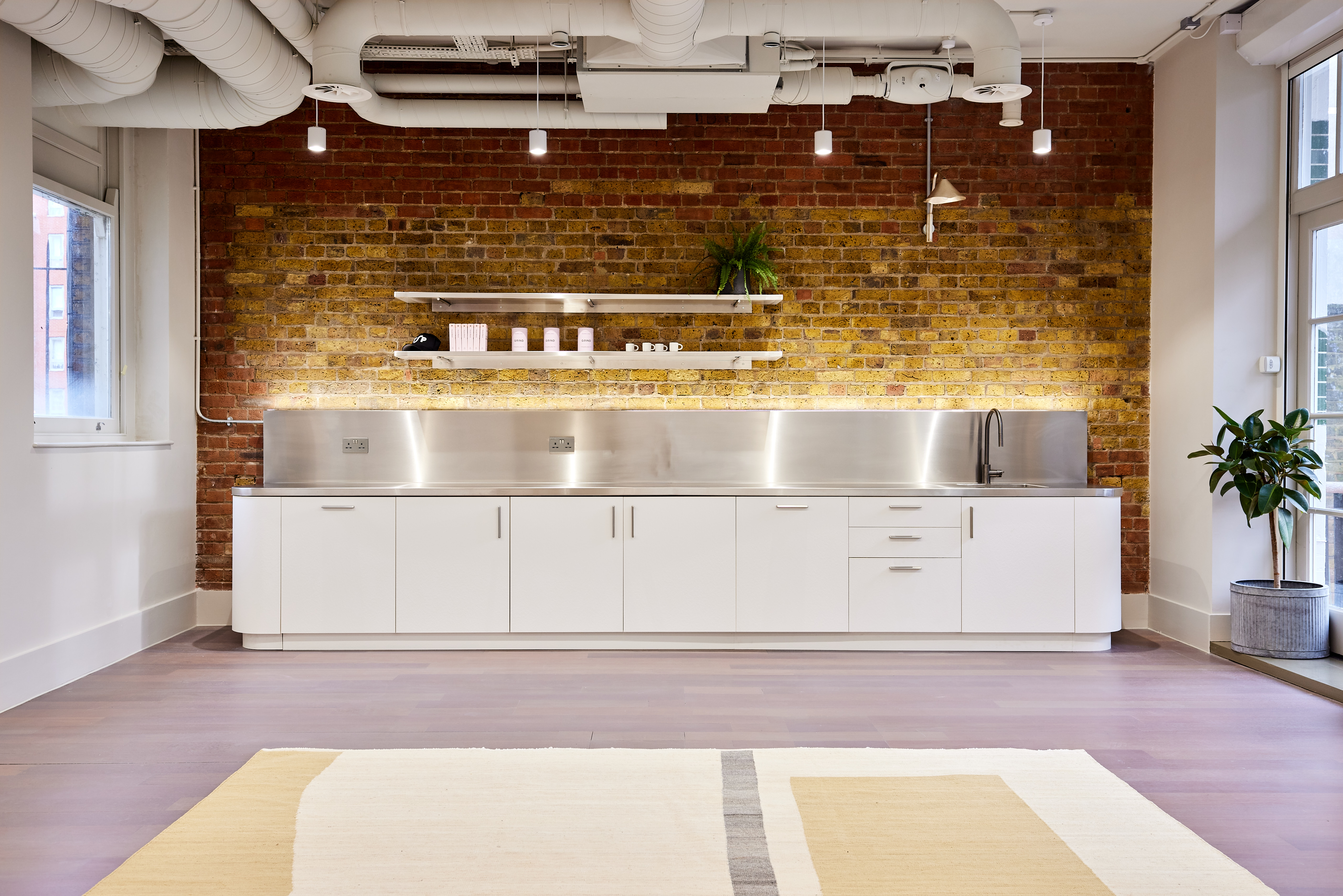 60 Ironmonger Row photo 3