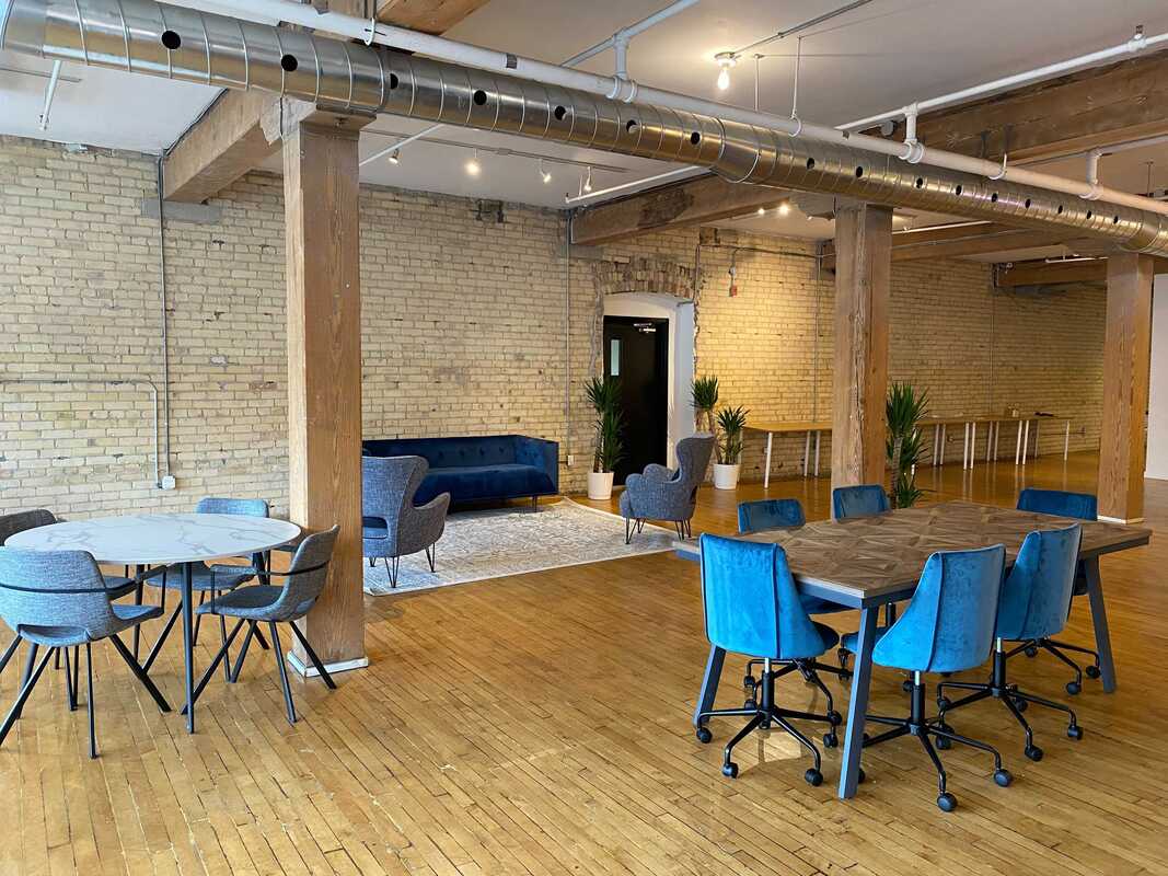639 Queen West photo 3