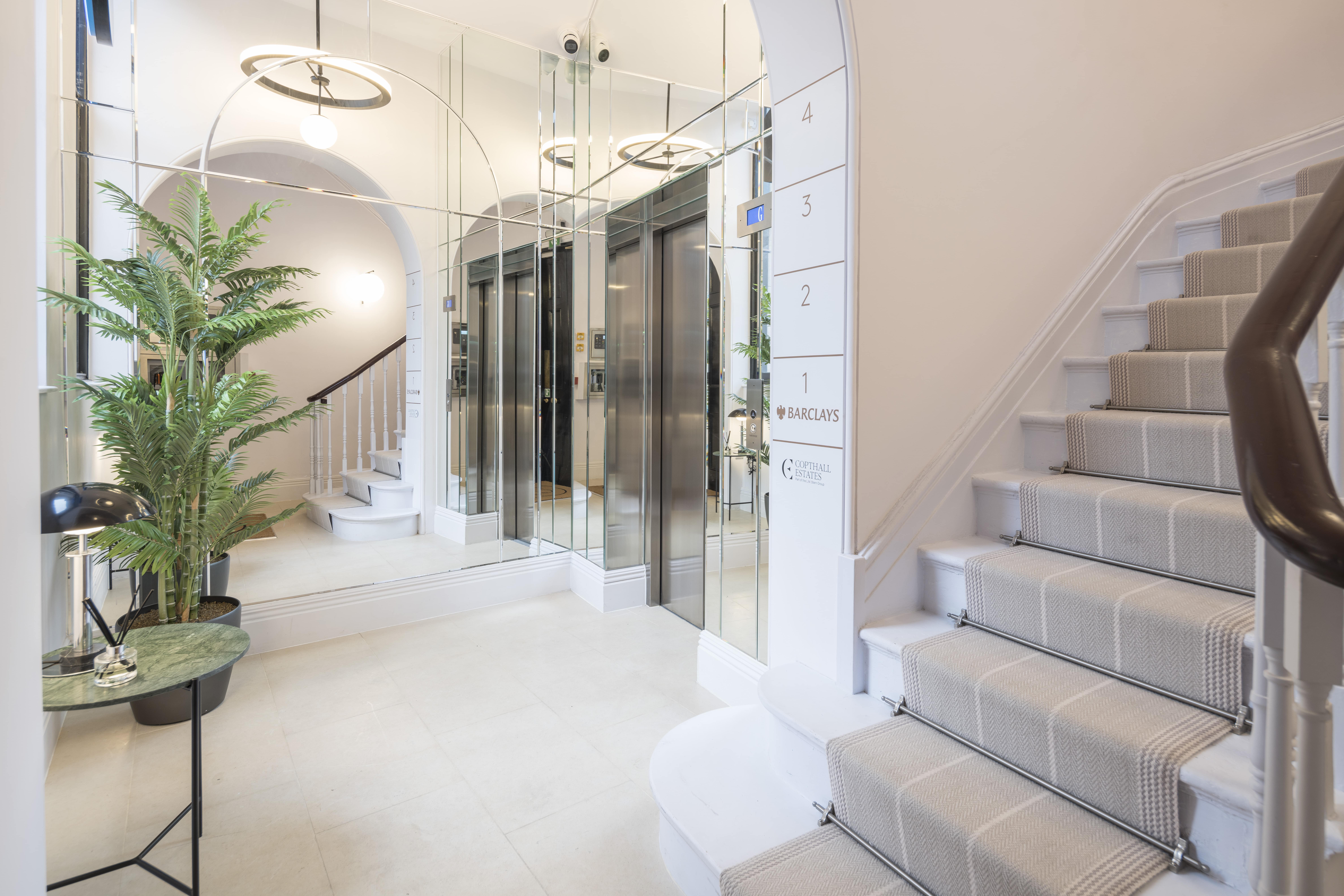 89 Charterhouse Street photo 3