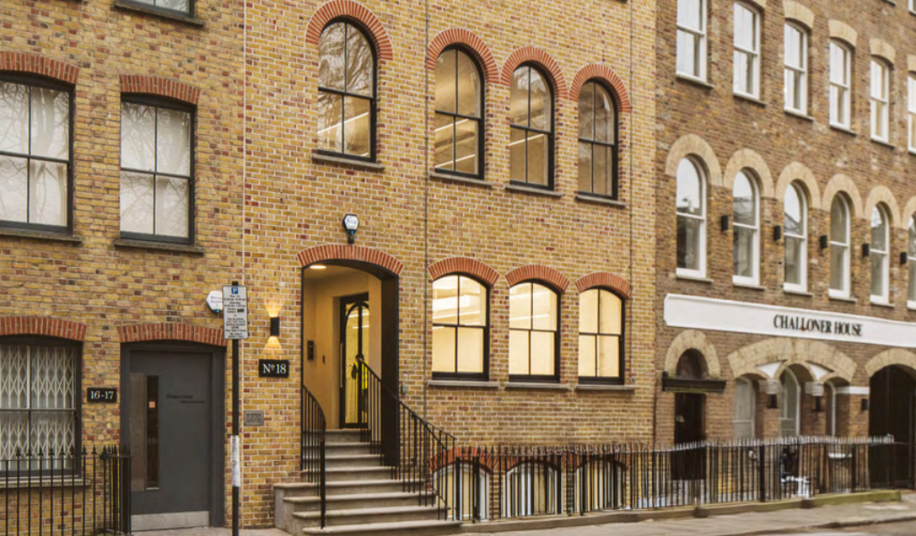 18 Clerkenwell Close
