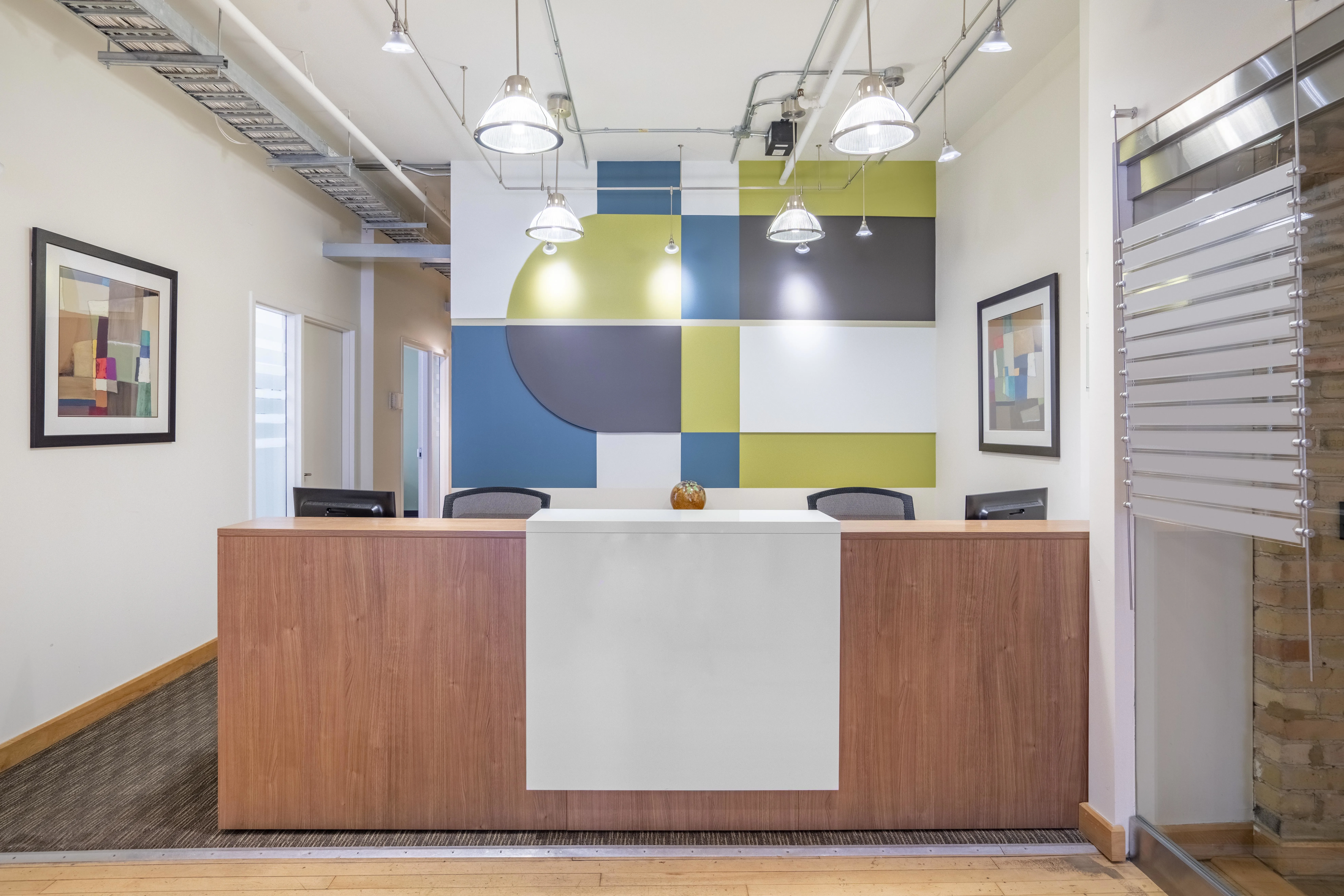 229 Yonge Street photo 5