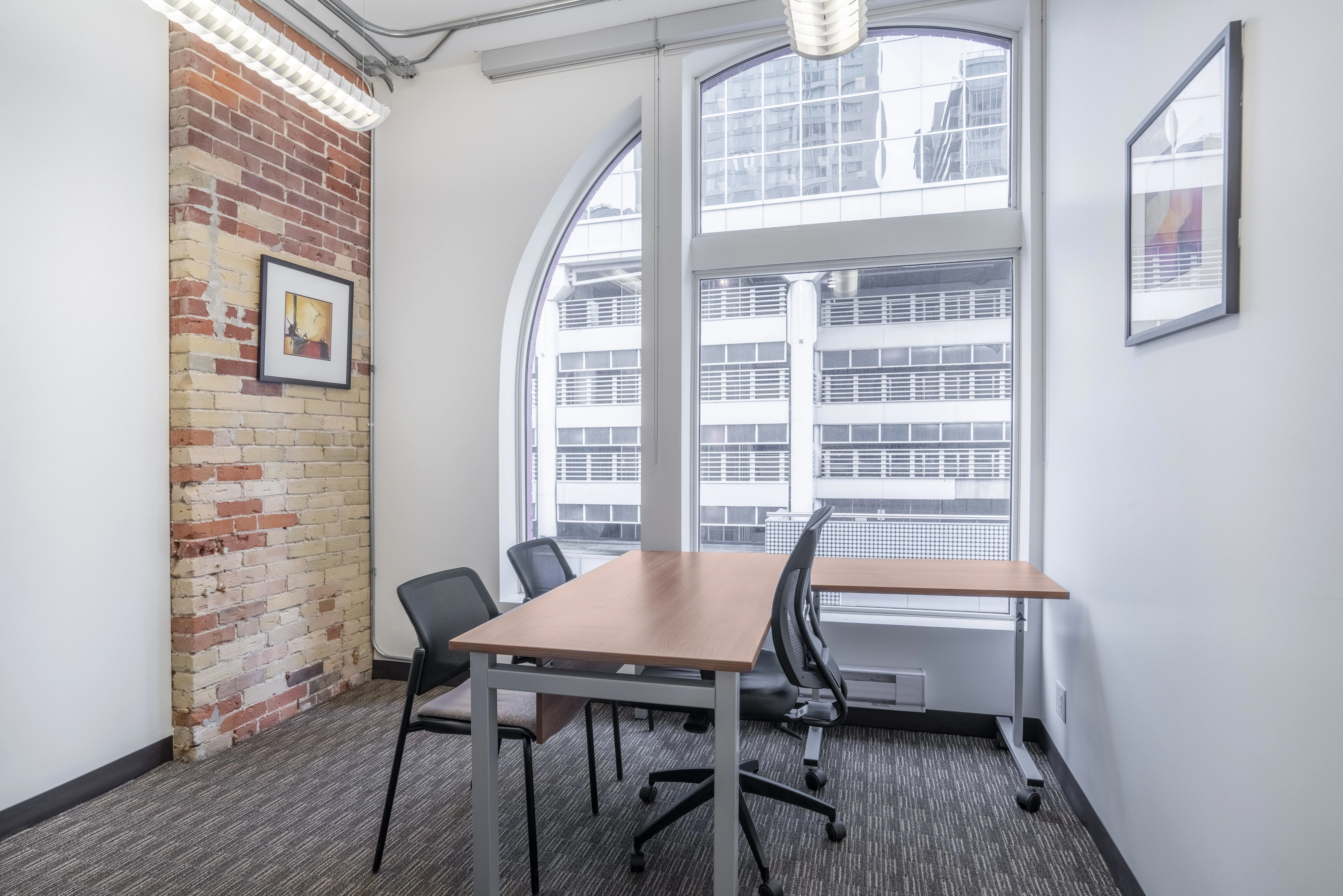 229 Yonge Street photo 4