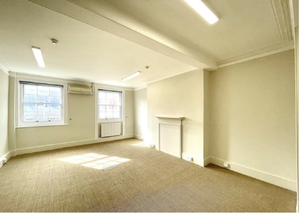 4 Fitzhardinge Street photo 2