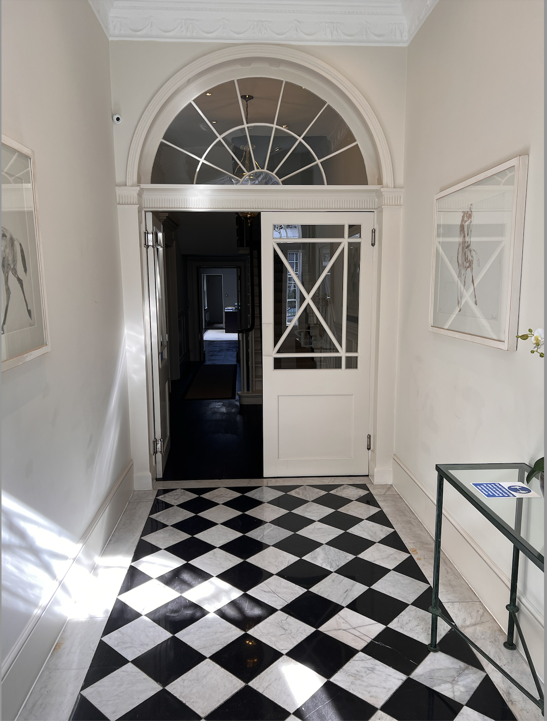 4 Fitzhardinge Street photo 3