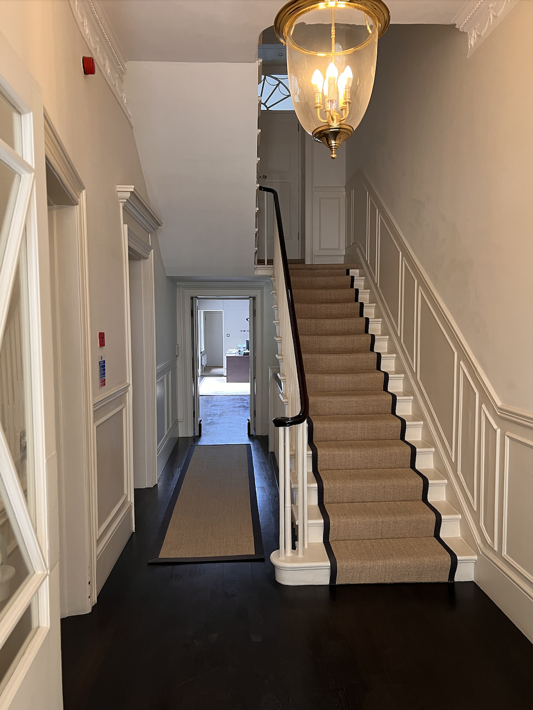 4 Fitzhardinge Street photo 4