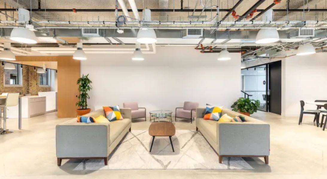 Rue du Square Victoria