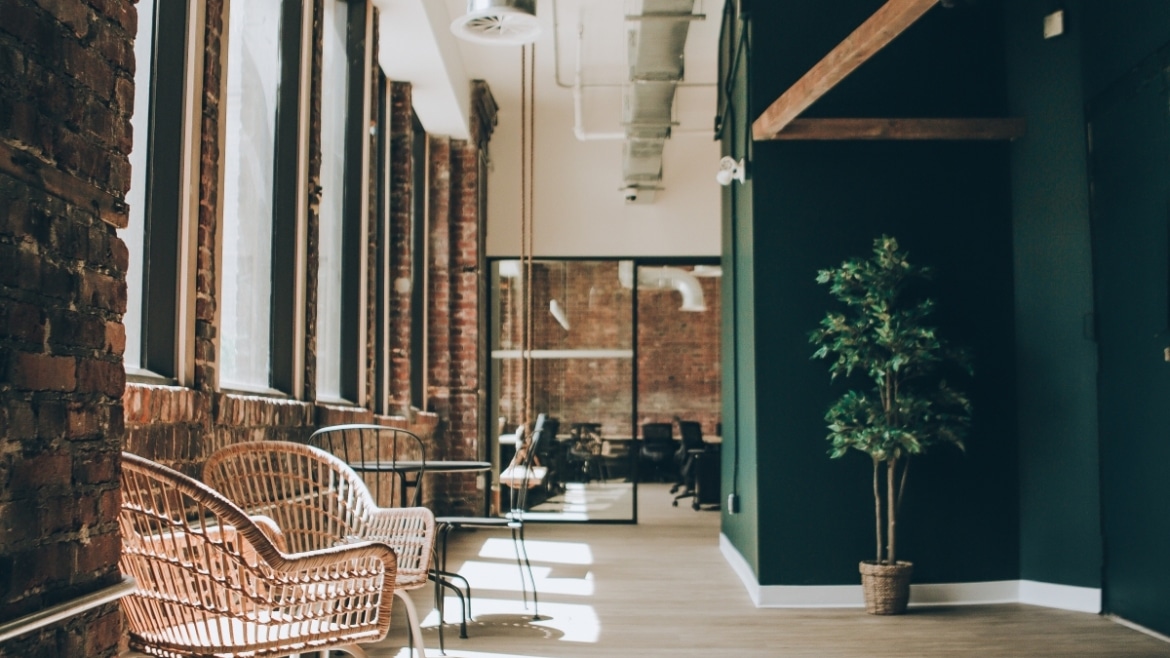 At Workbase - 486 Saint-Catherine