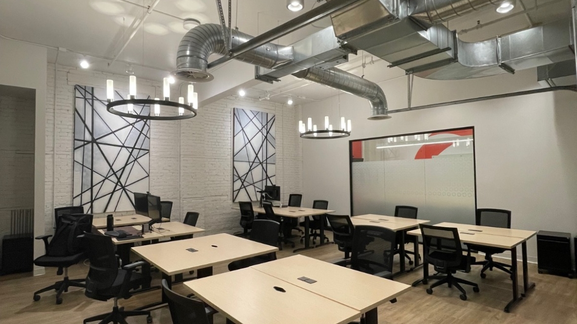 At Workbase - 486 Saint-Catherine photo 2