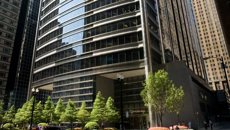 300 North LaSalle photo 2