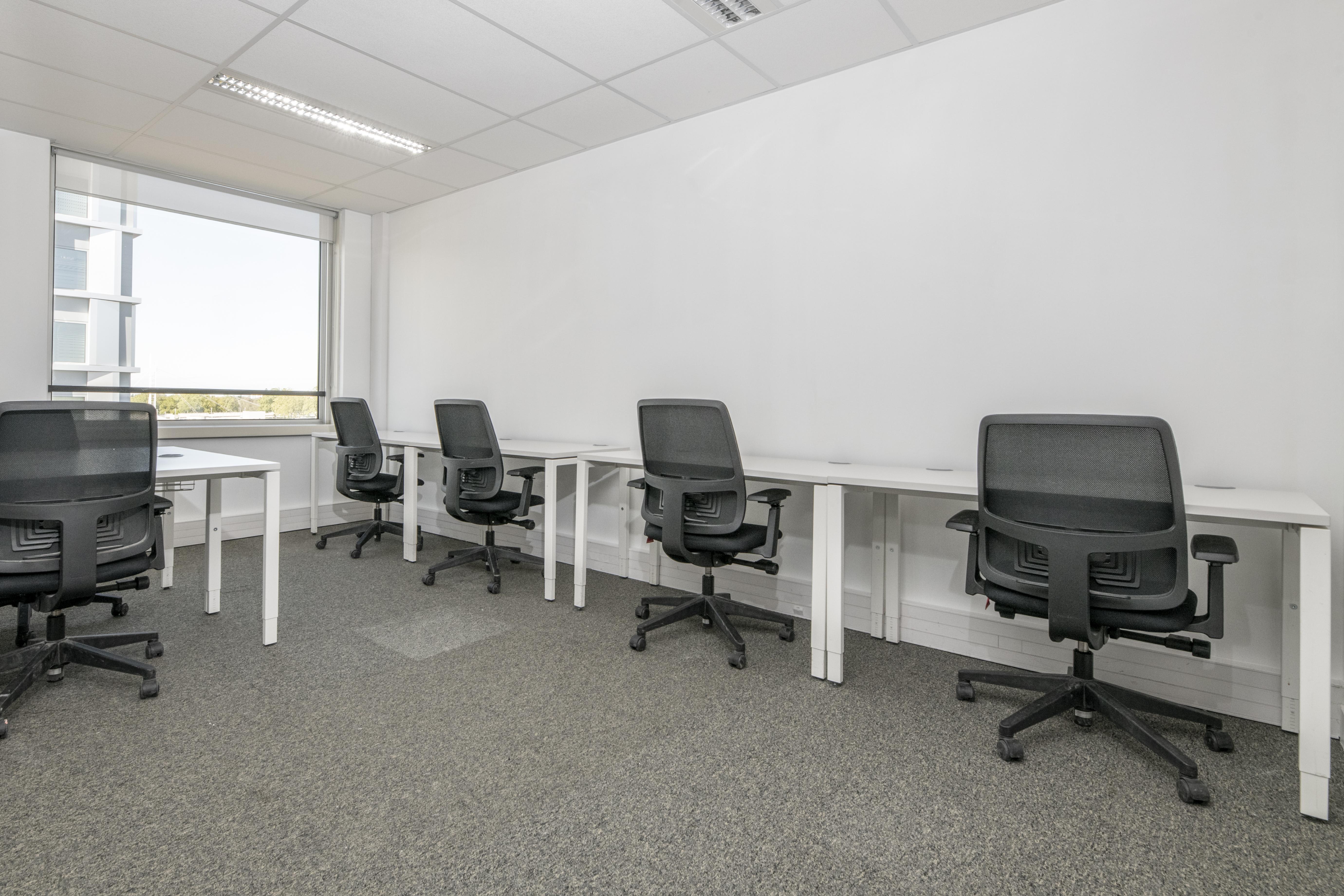 1 Rue Georges Stephenson photo 3