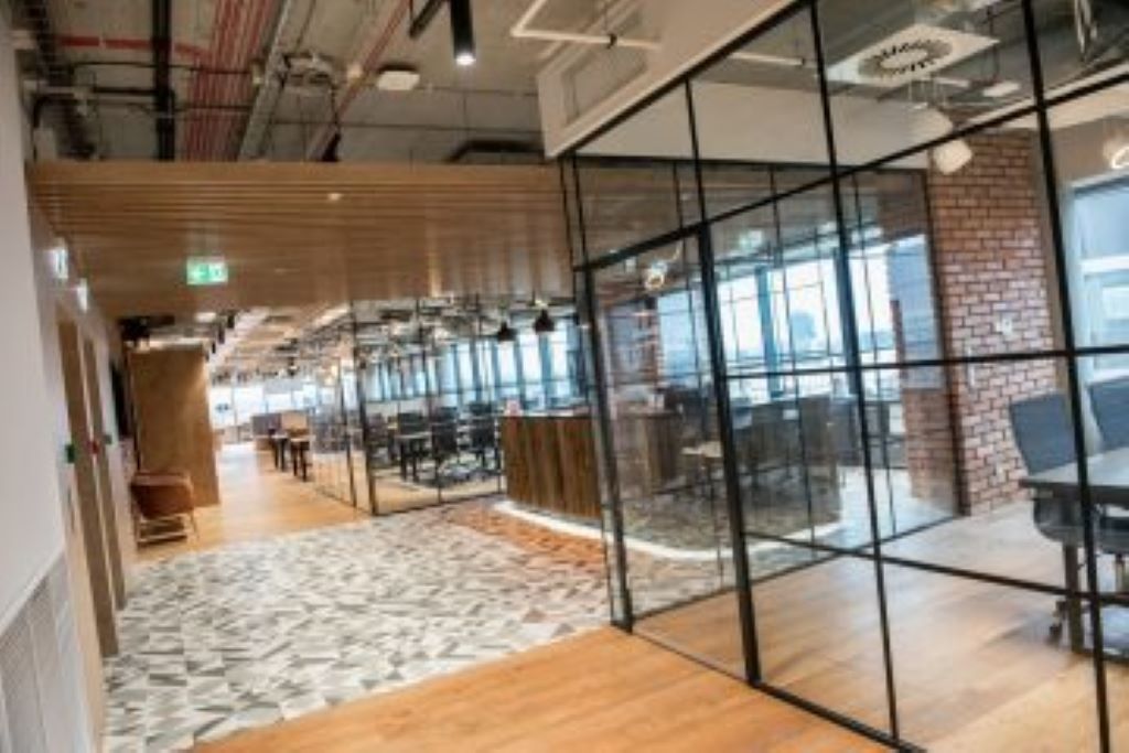 FABRYCZNA OFFICE PARK photo 3