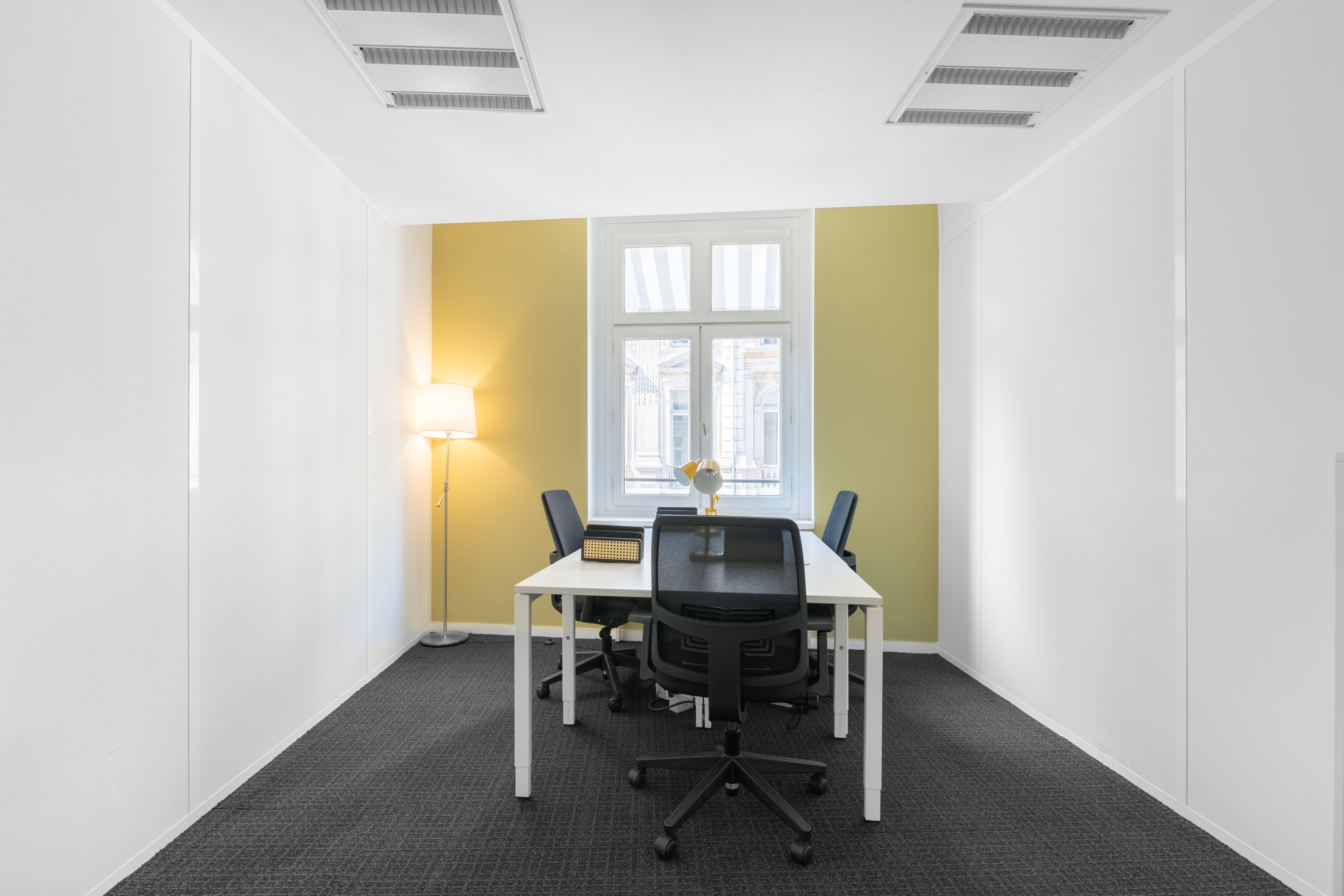 68 Rue du Faubourg Saint-Honore photo 2
