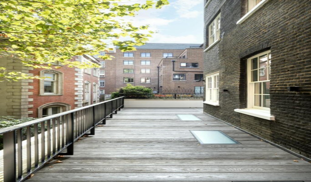 4 Frederick's Place photo 5