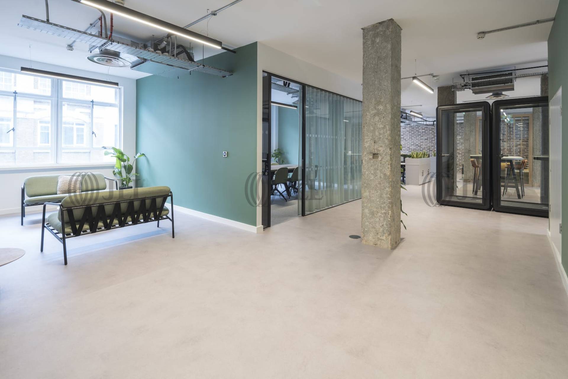 30 Minories photo 7