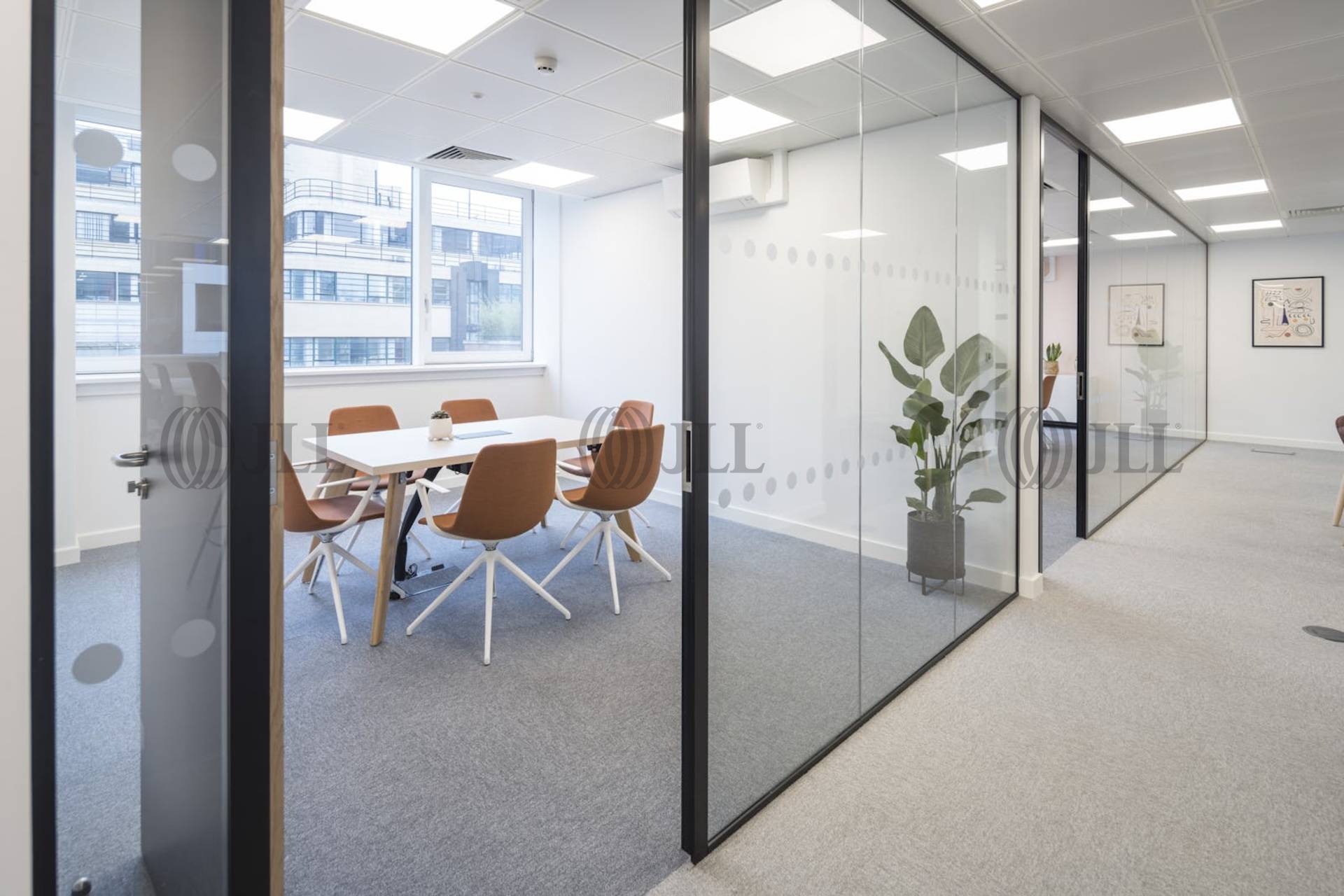 30 Minories photo 8