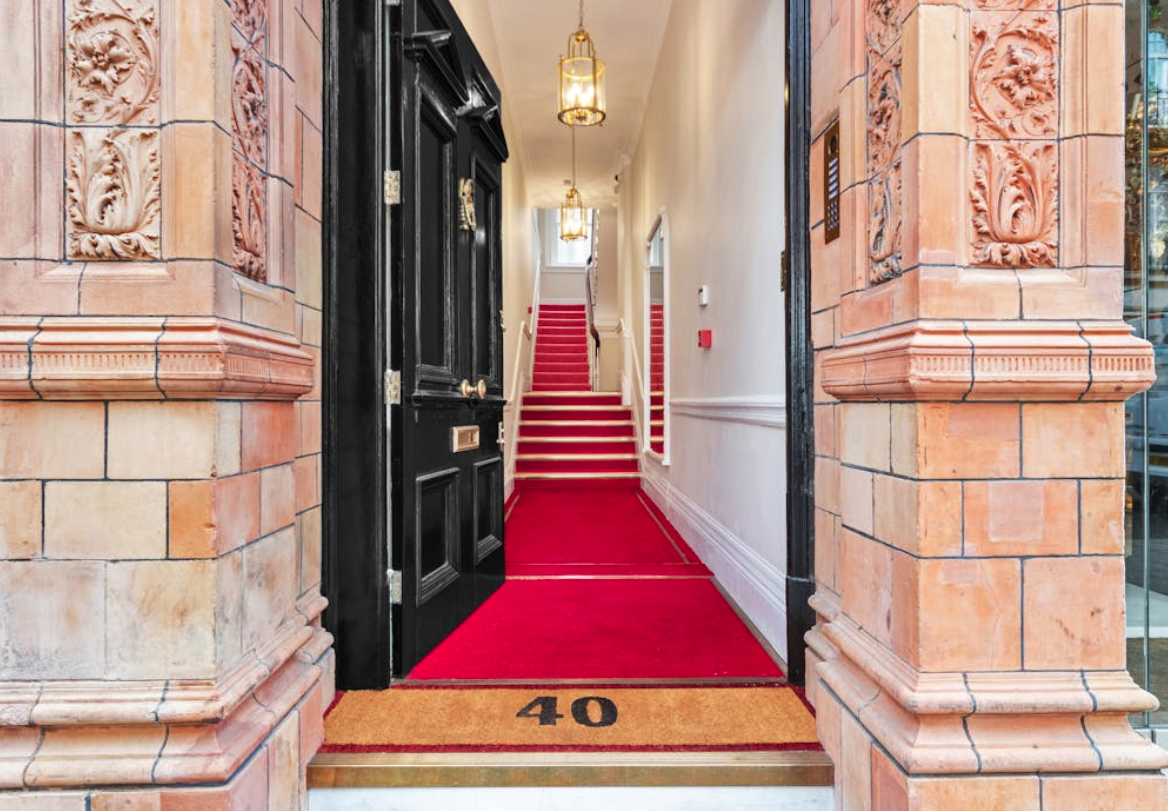 40 South Audley Street photo 3
