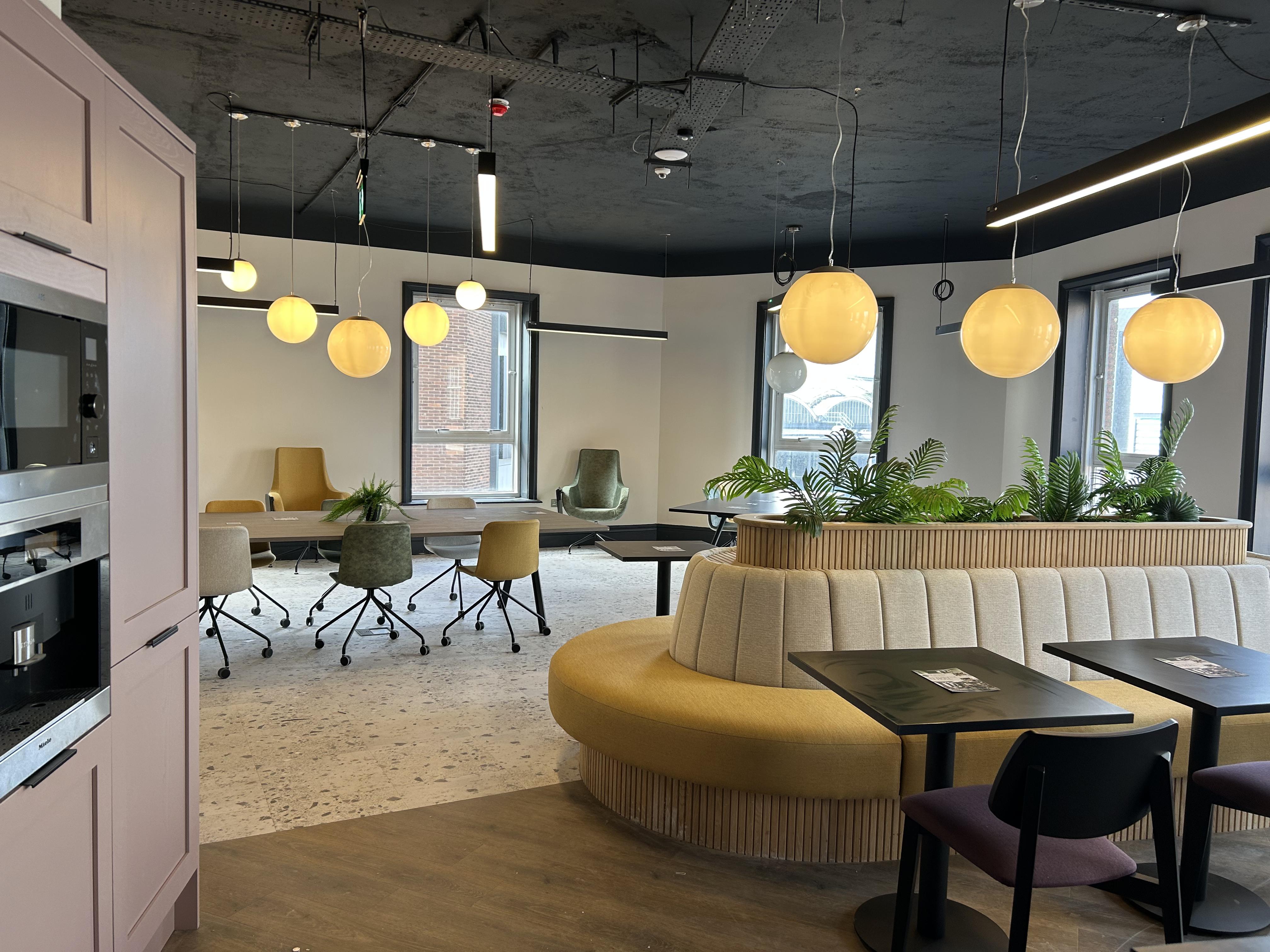 Flexworks - The Broadway Workspace