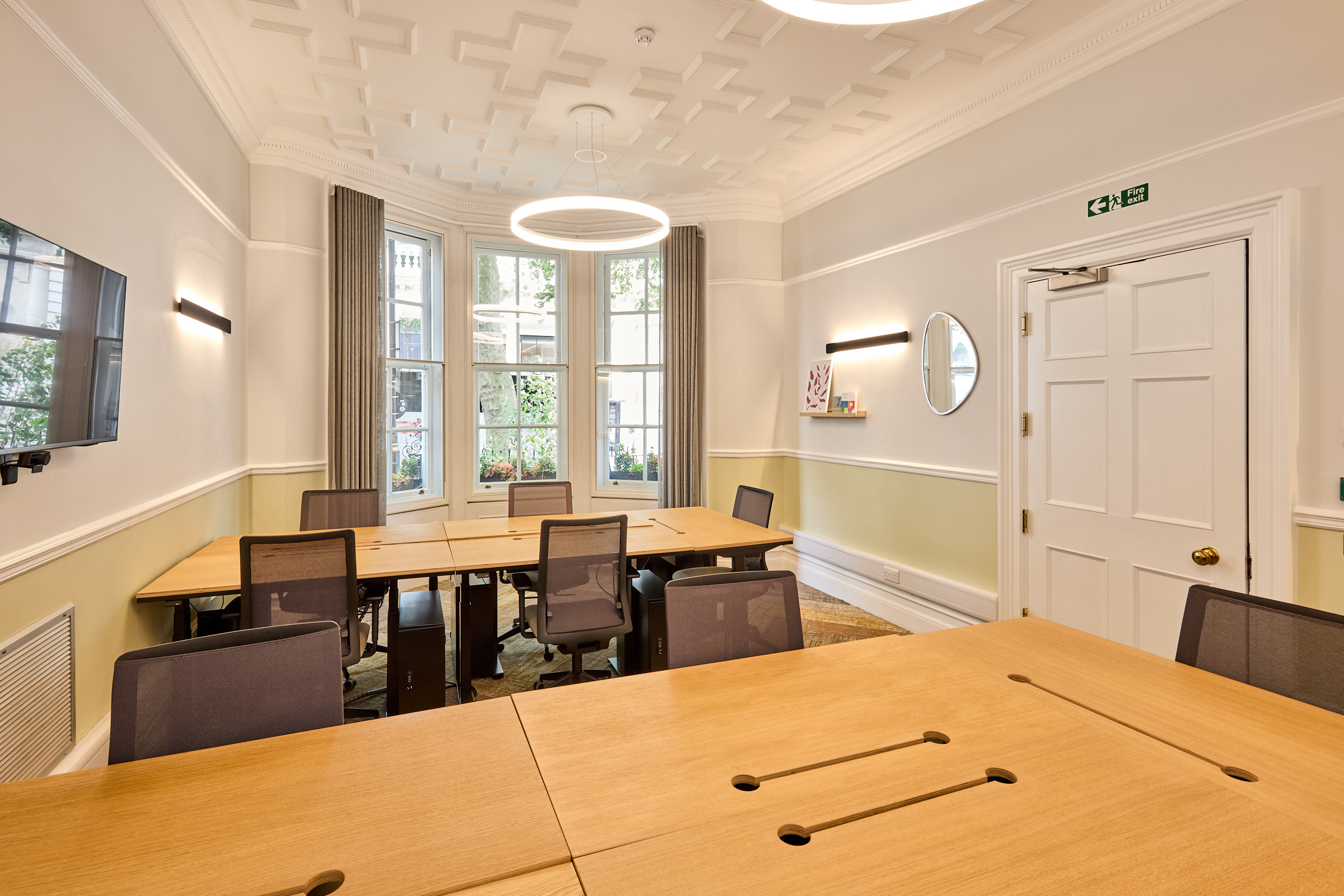 128 Buckingham Palace Road photo 12