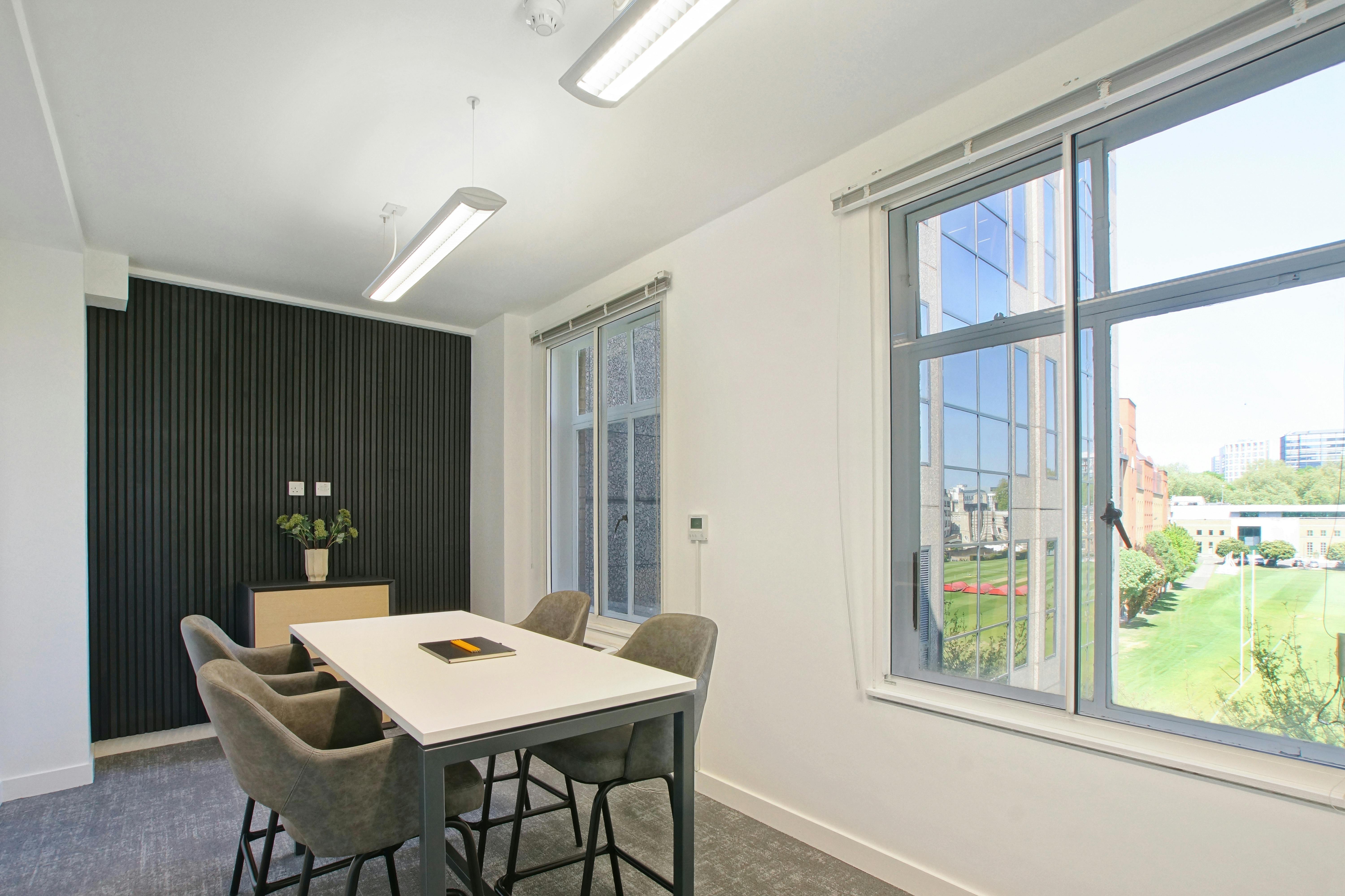 Longbow House photo 12
