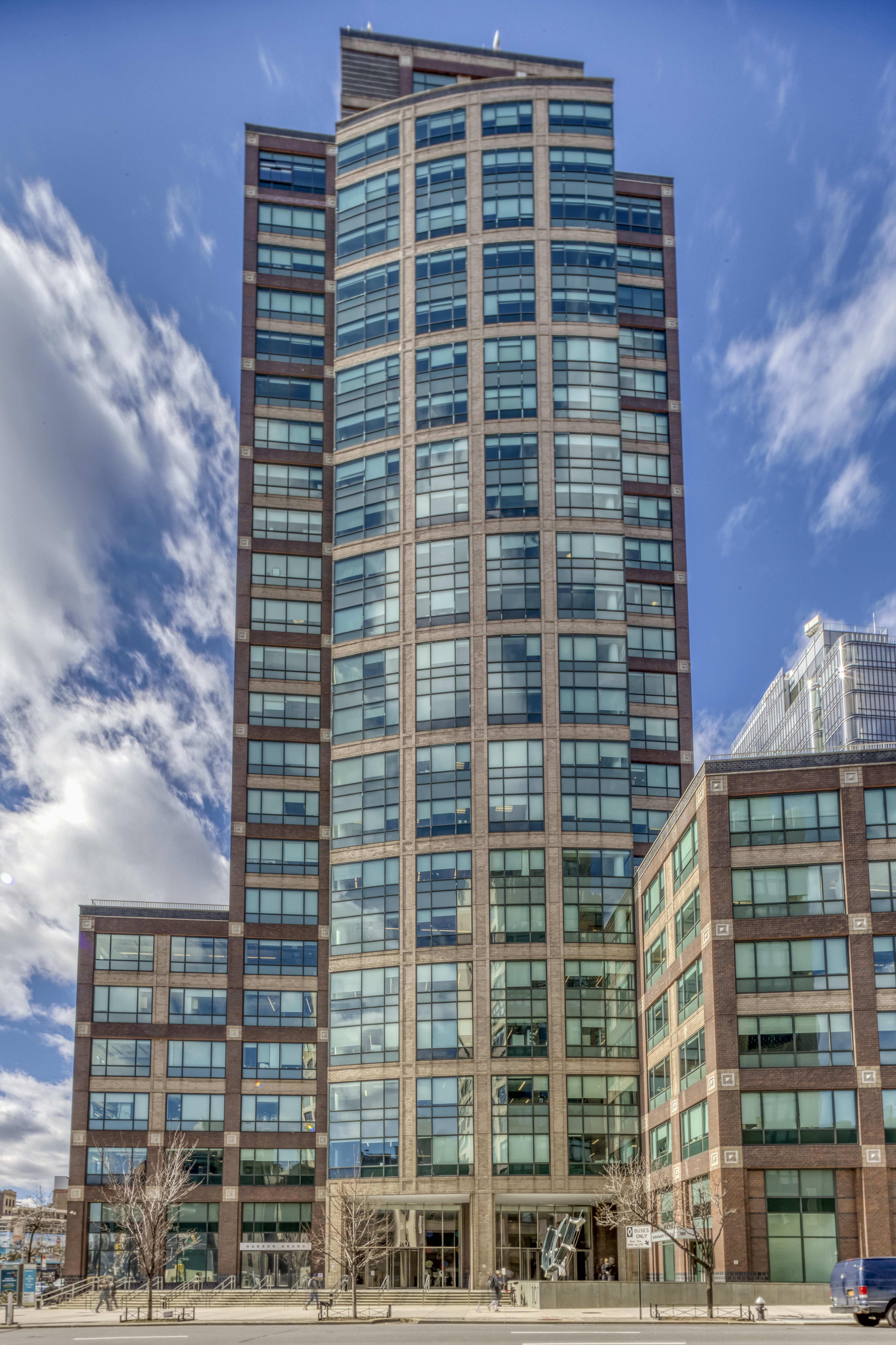 101 Avenue of the Americas