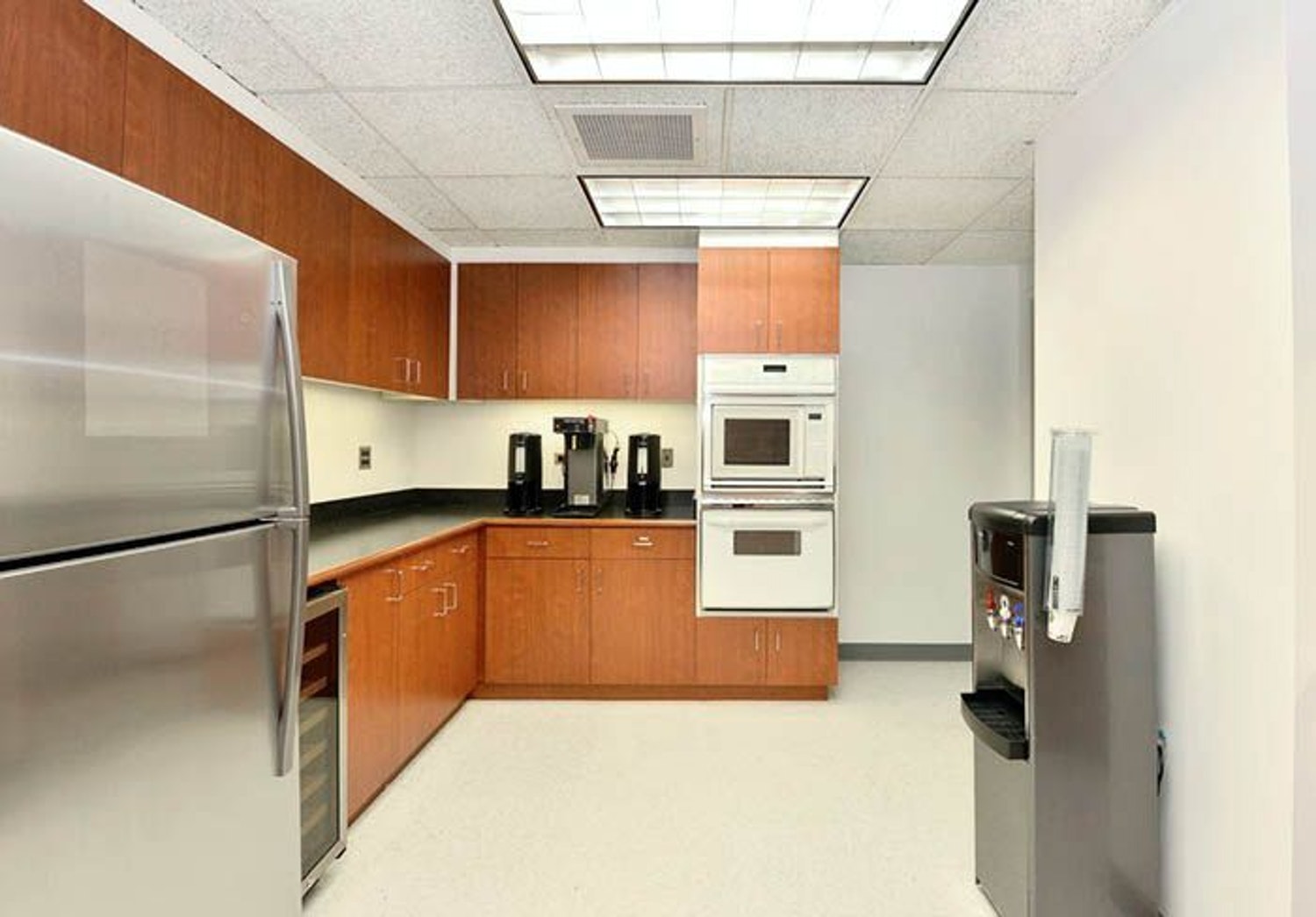 Beewake Grand Central photo 6