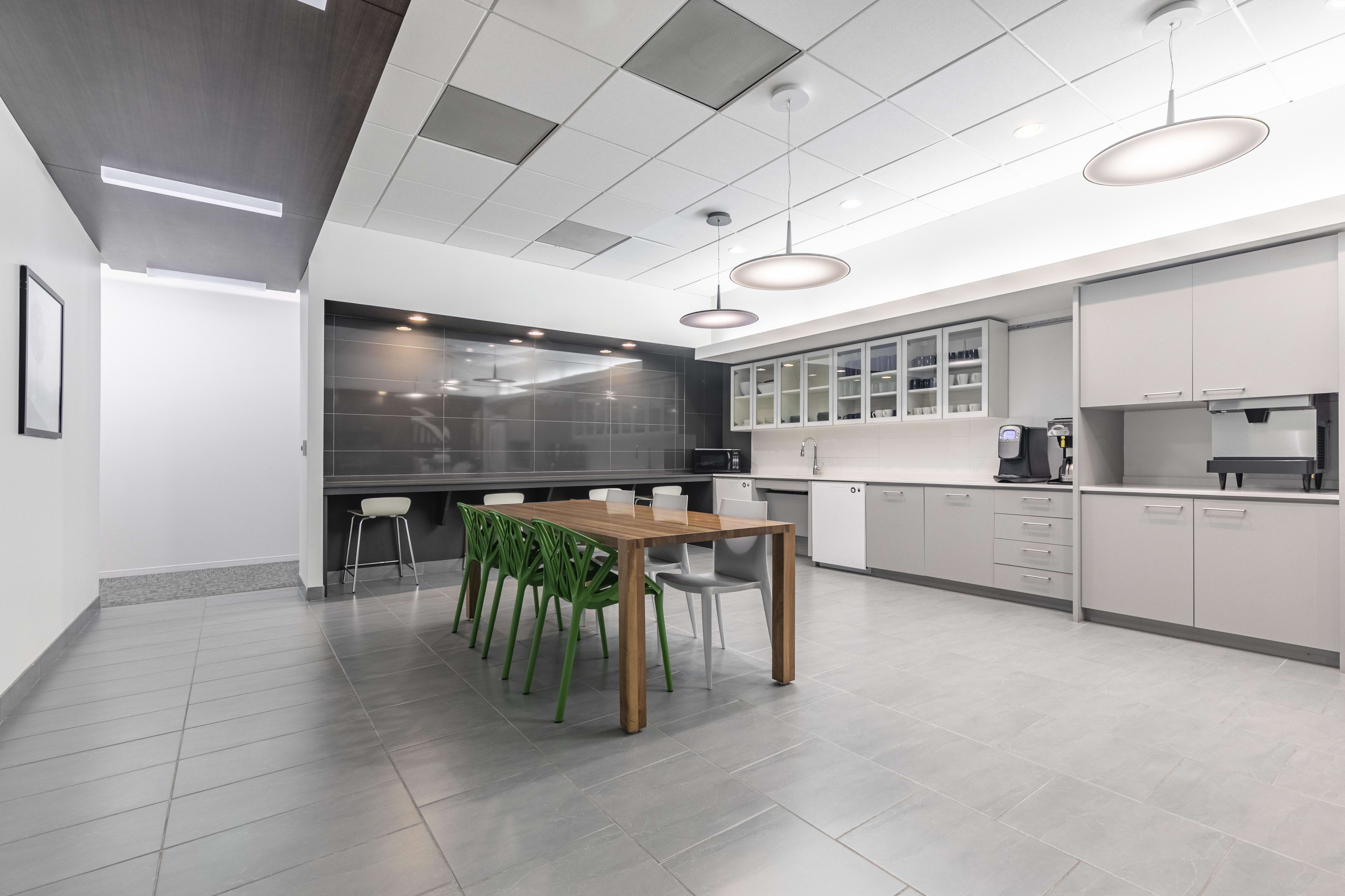 2 Boulevard Place photo 8