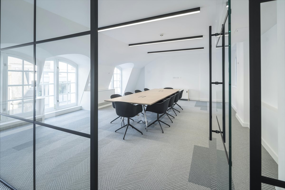 8 Lloyd’s Avenue photo 5