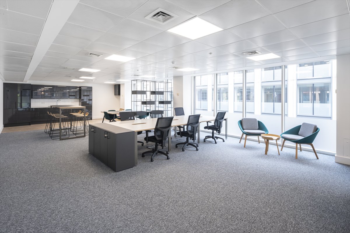 10 Lloyd’s Avenue photo 2