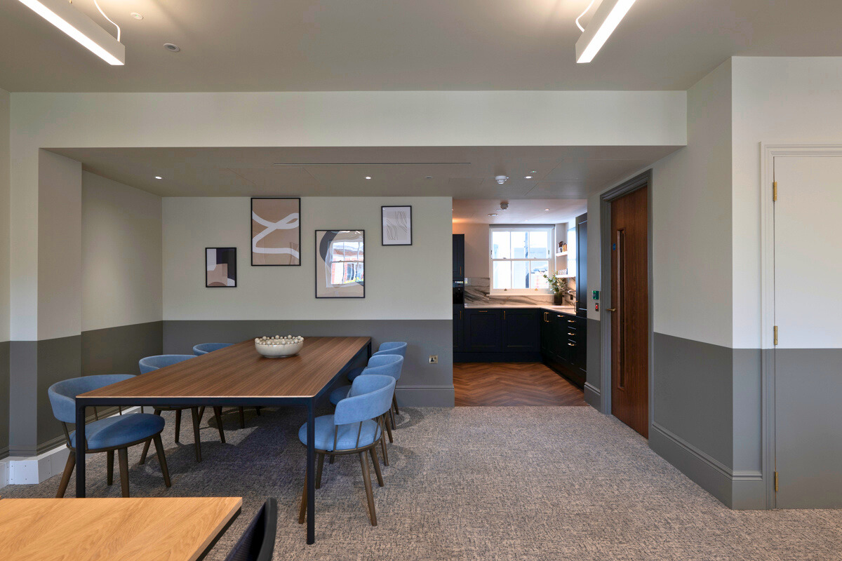 22 Grosvenor Mews North