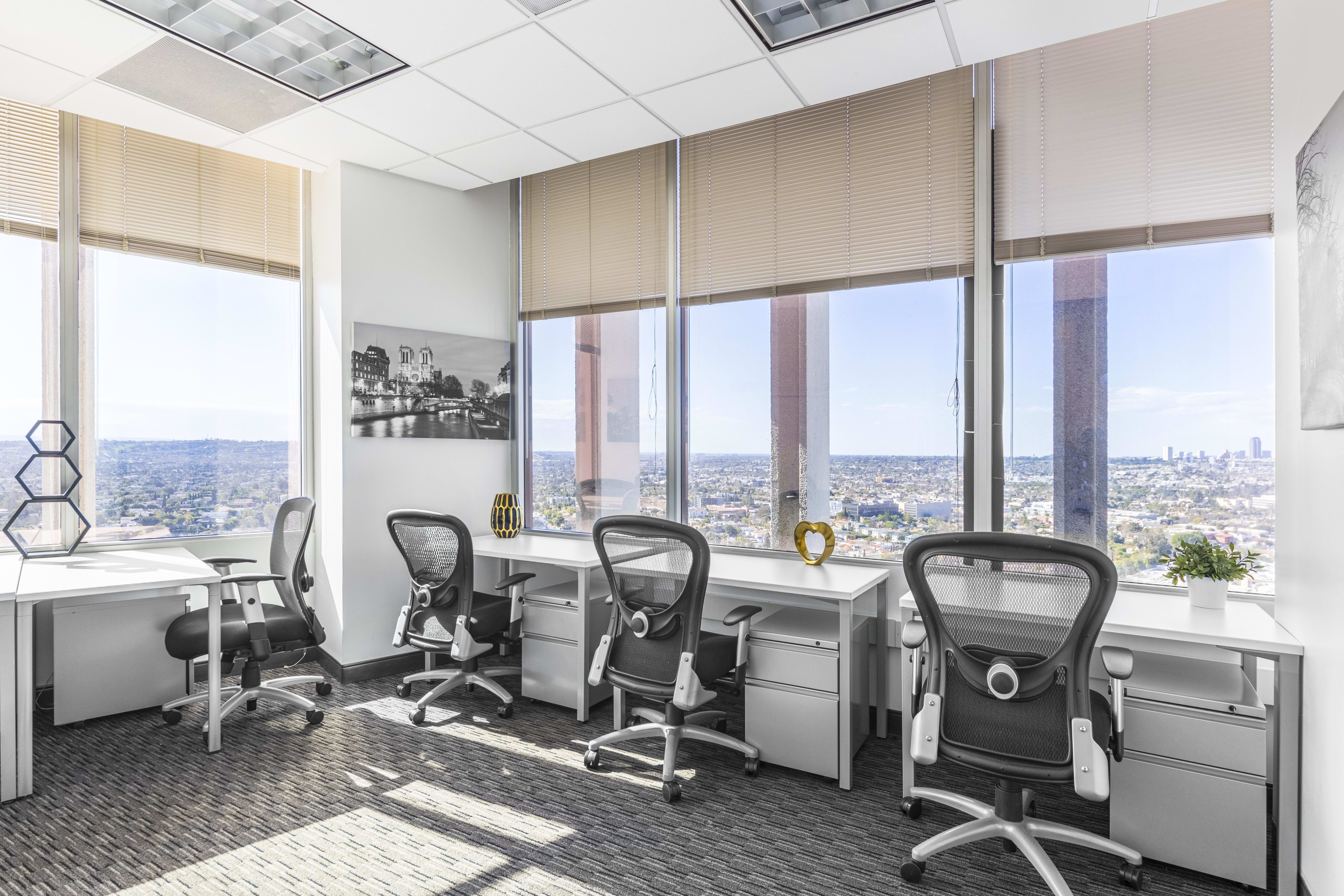 5670 Wilshire Boulevard photo 6
