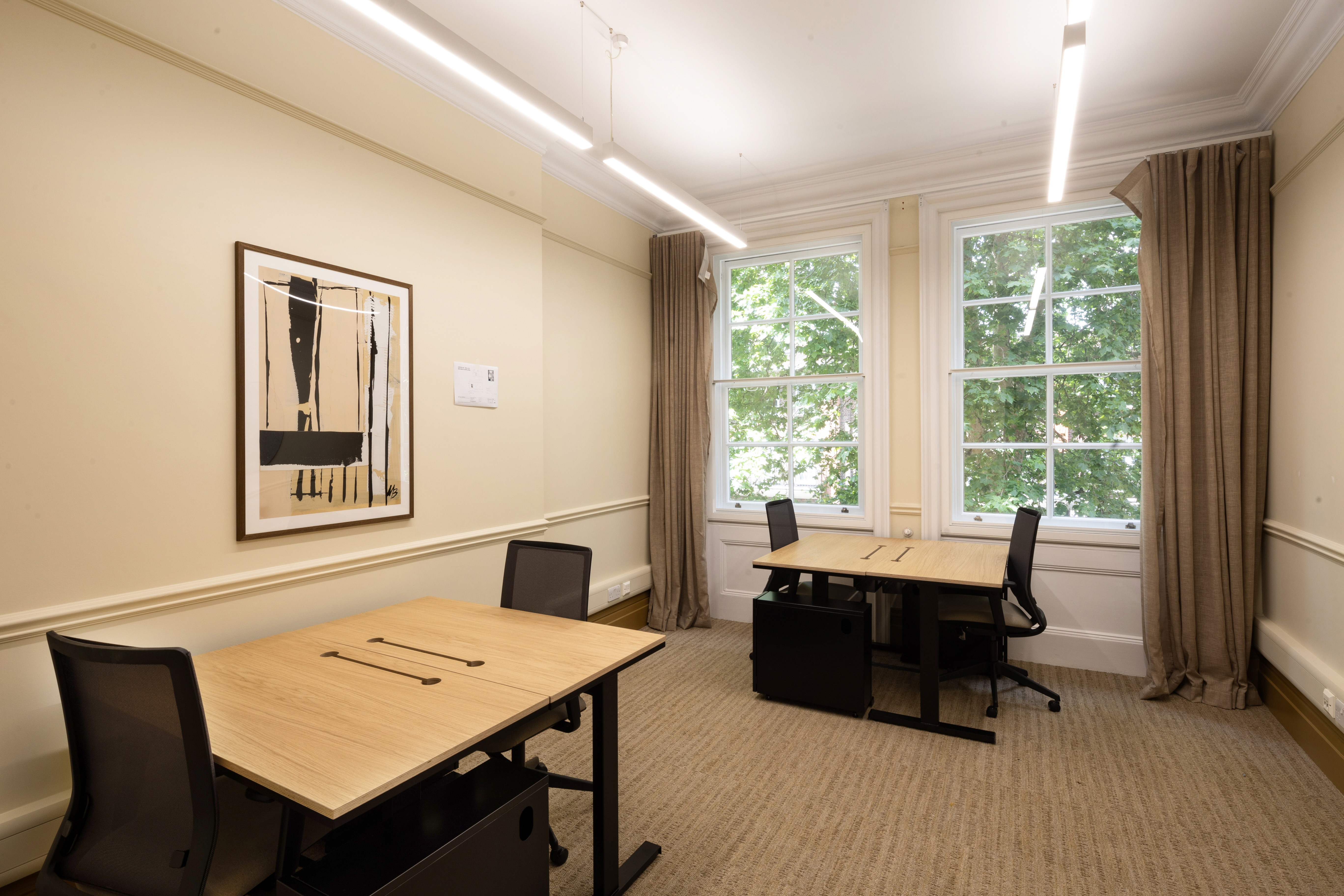 142 Buckingham Palace Road photo 12