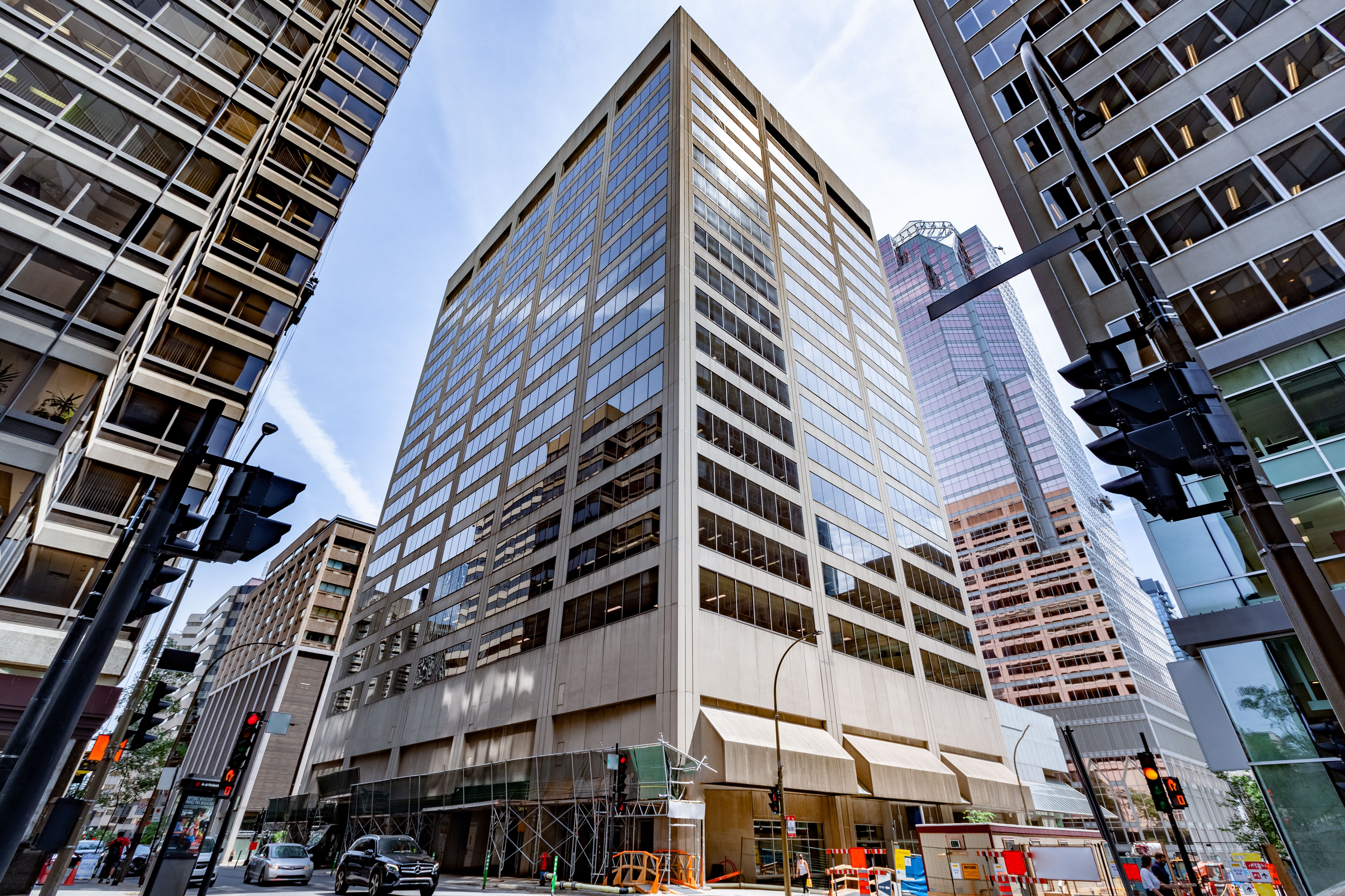 2001 Boulevard Robert Bourassa