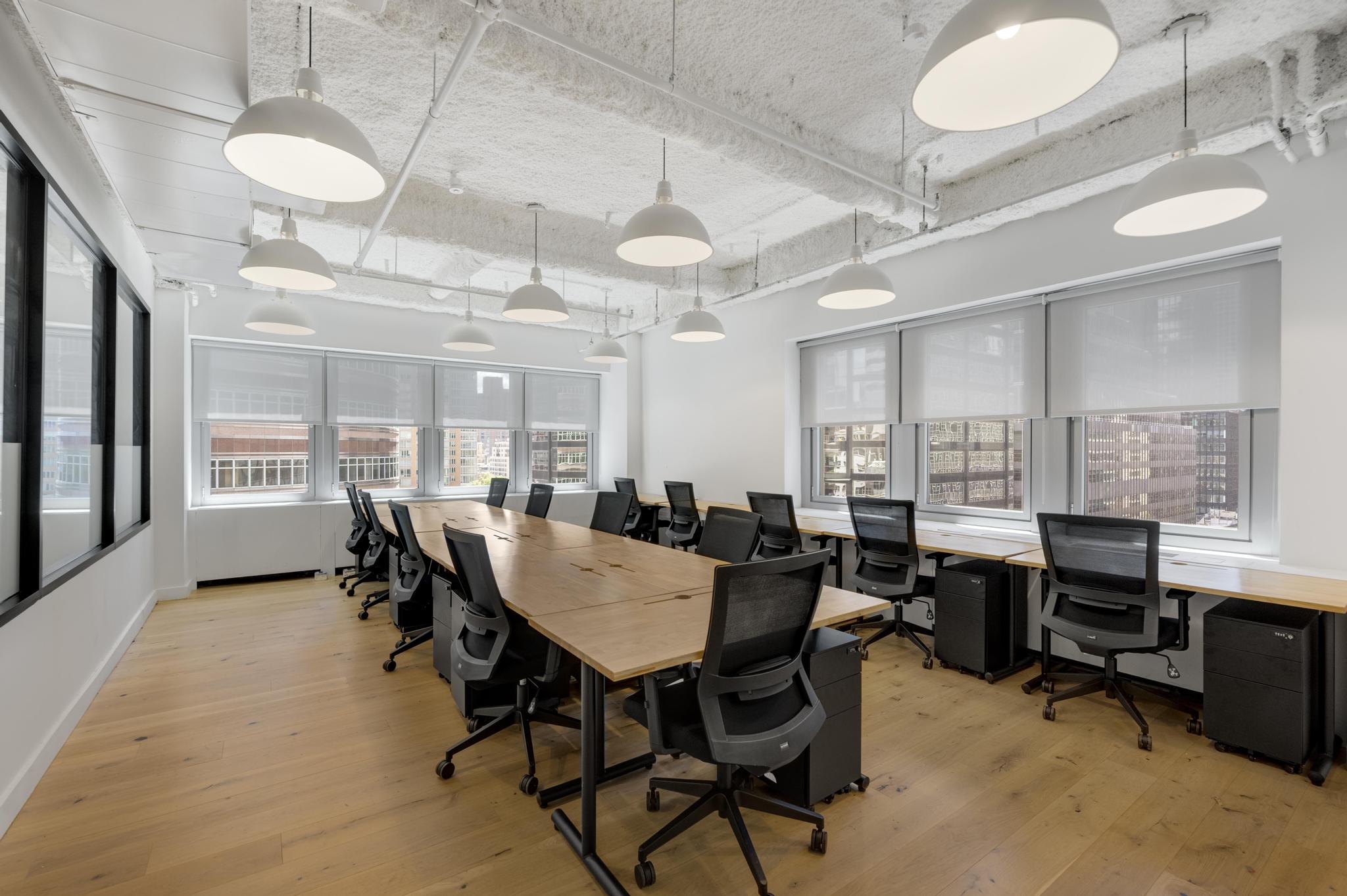 Corporate Suites at 880 Third Avenue photo 10