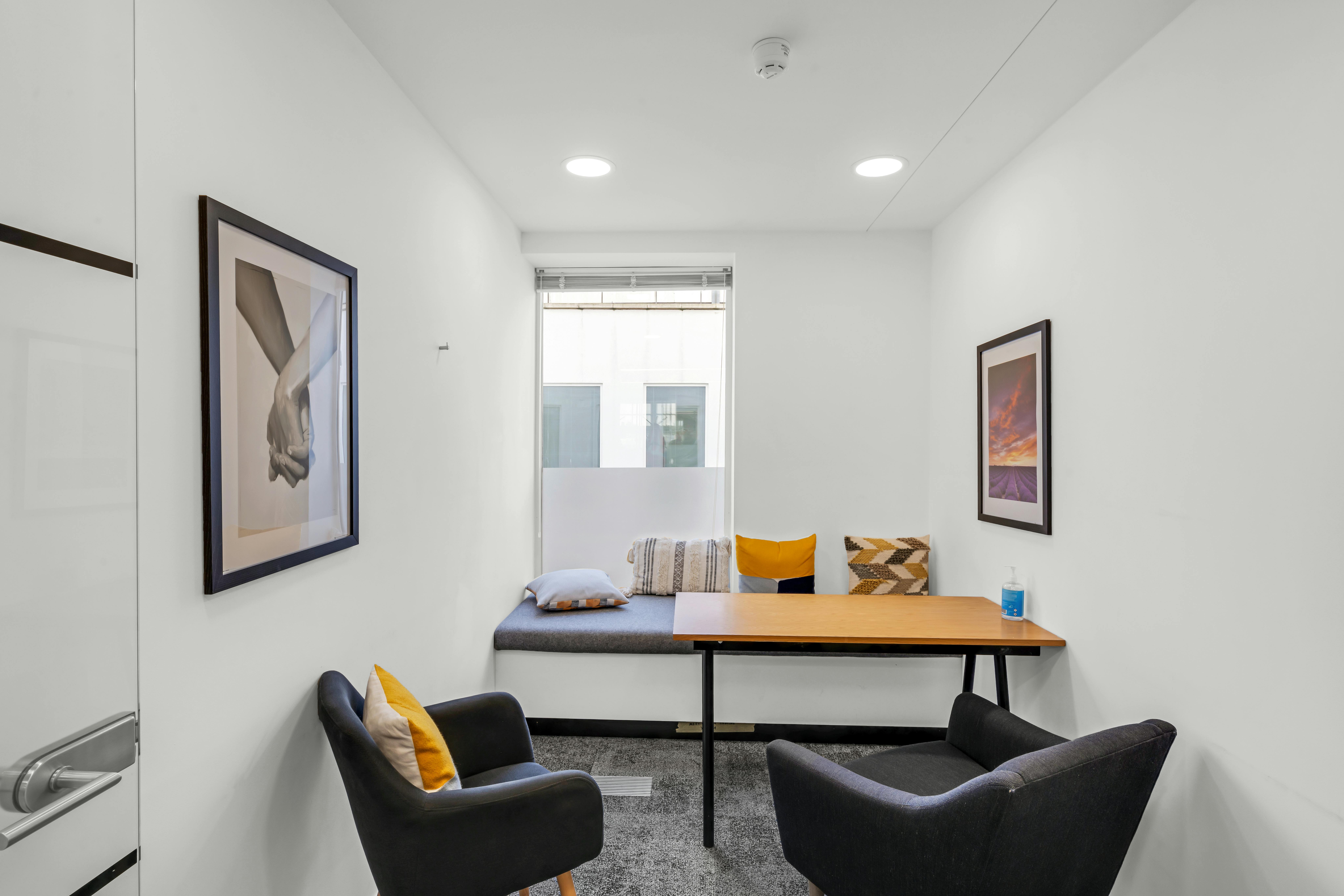 180 Great Portland Street photo 2