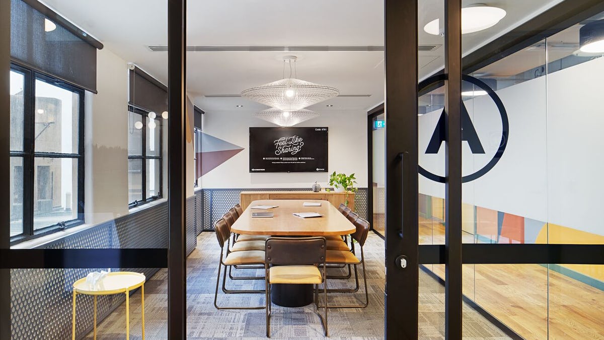152 Elizabeth Street photo 2