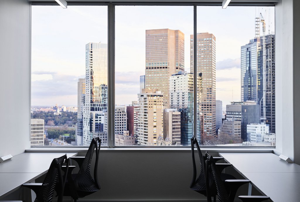 Hub Parliament Station