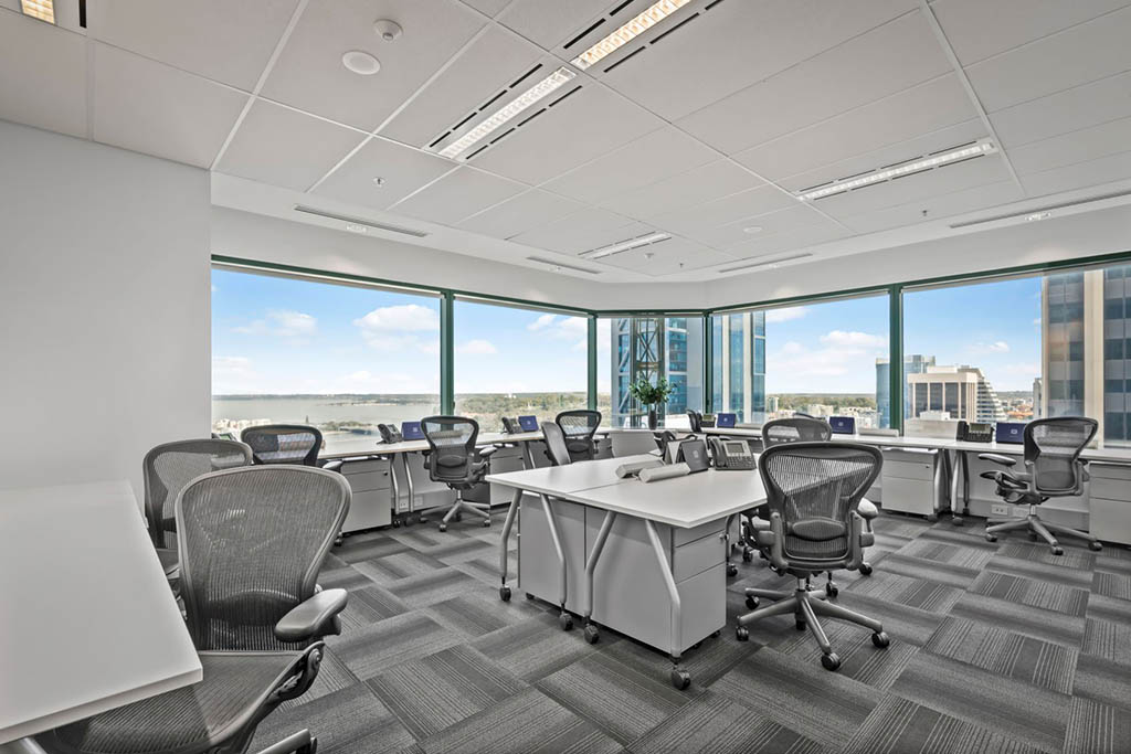 108 Saint Georges Terrace photo 2