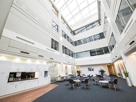 Bracknell Arlington Square photo 6