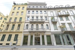 Via Monte di Pieta 21