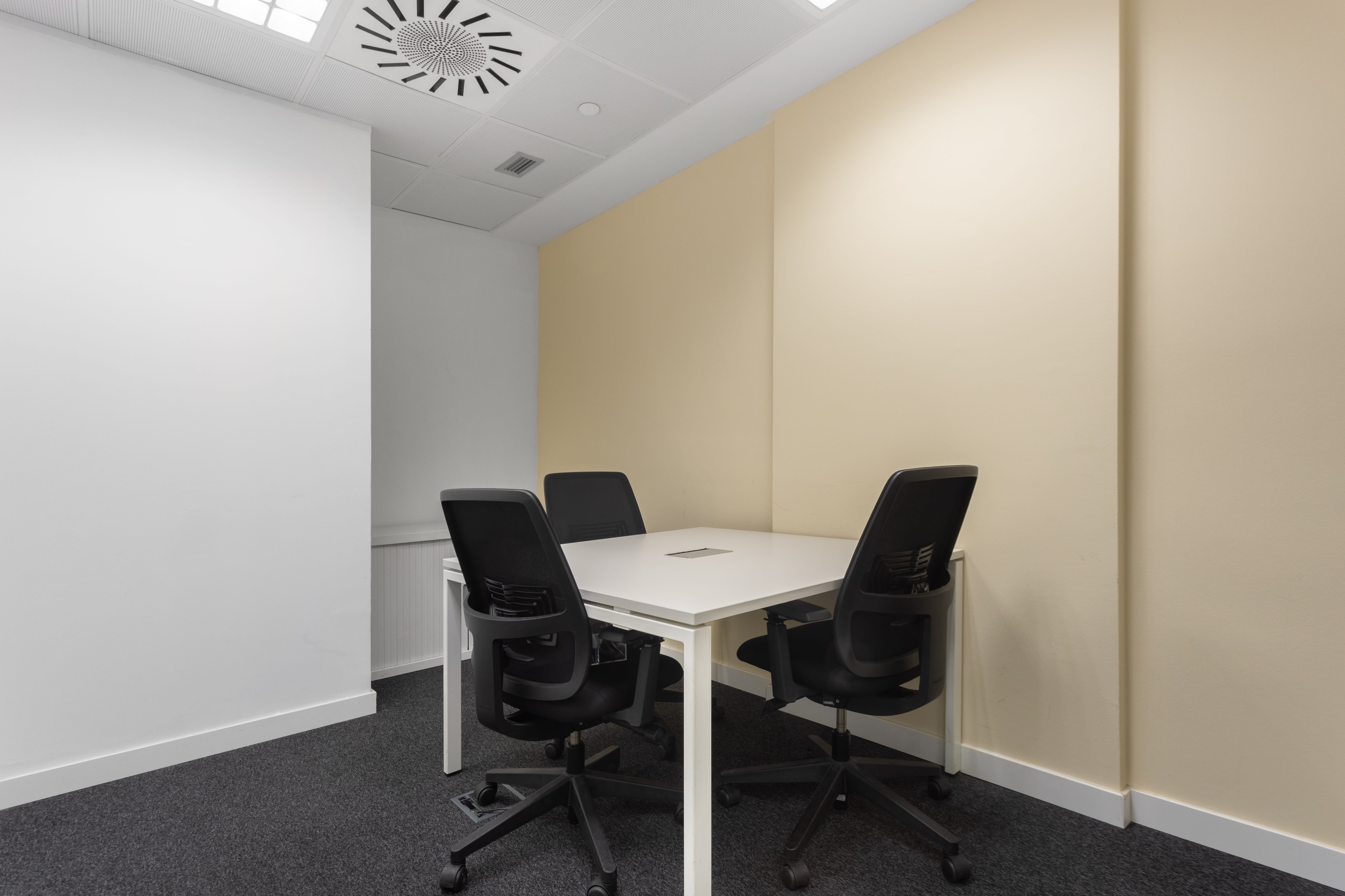 Diagonal Balmes Business Centre photo 2