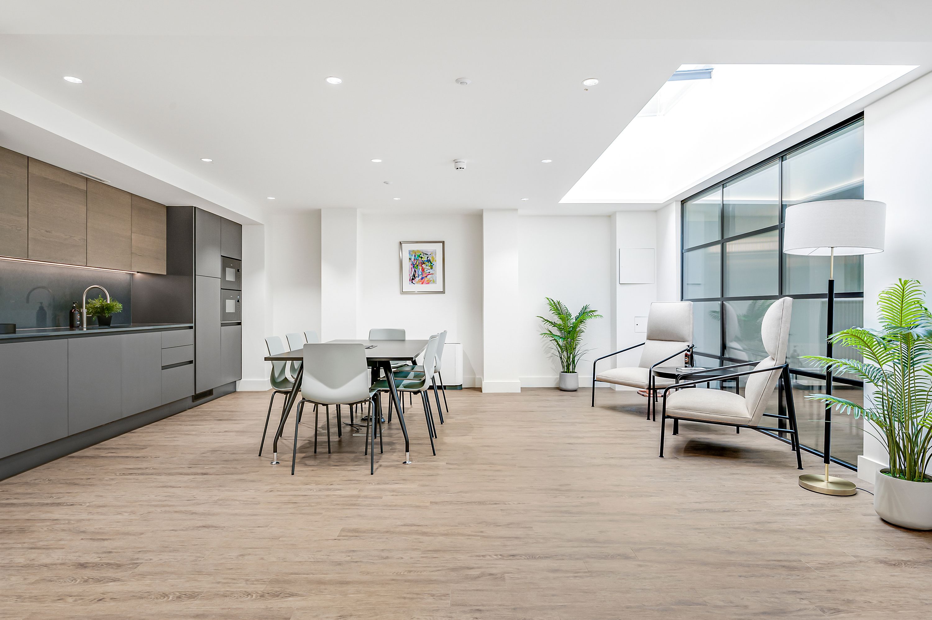 13-14 Welbeck Street photo 2