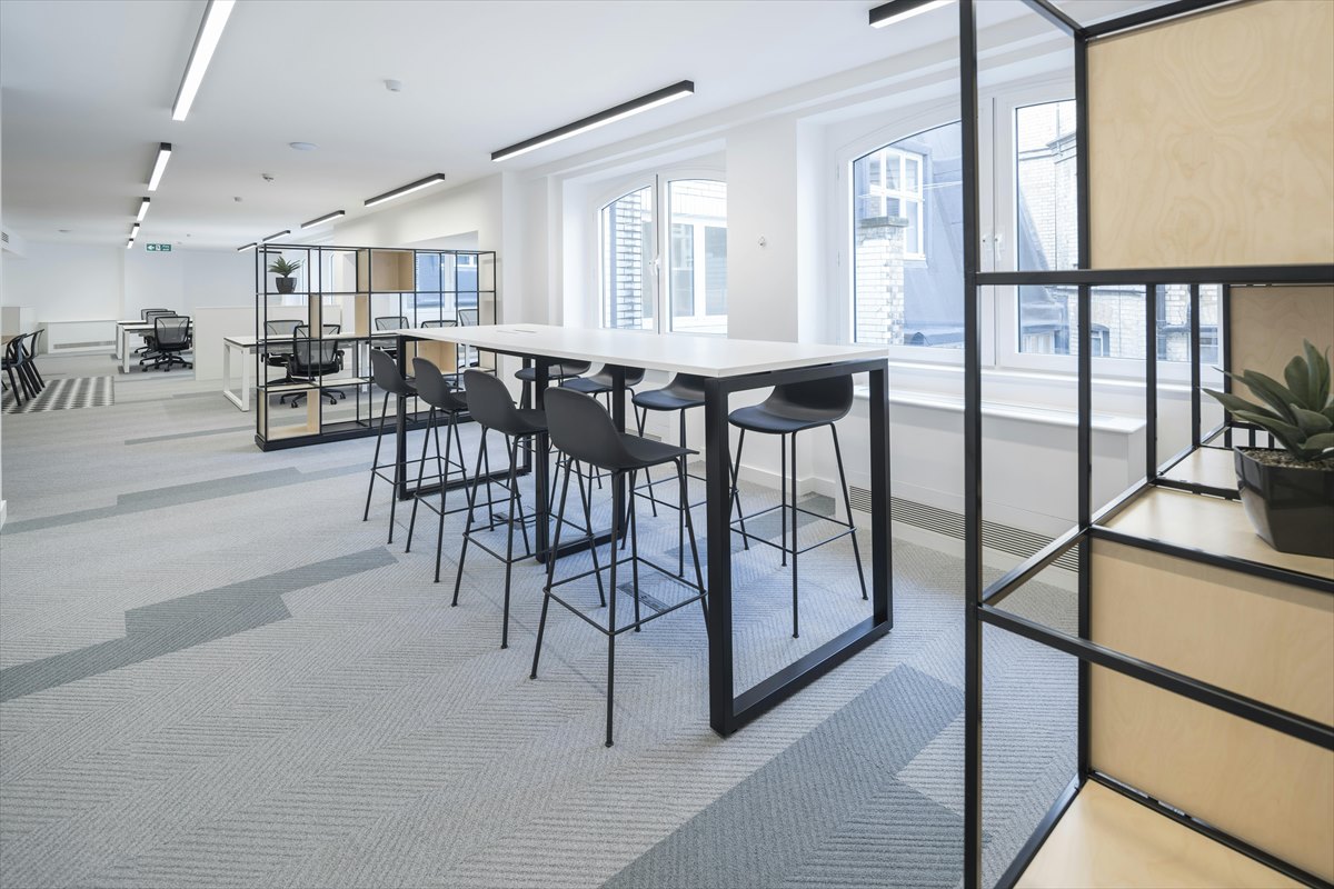 8 Lloyd’s Avenue photo 4