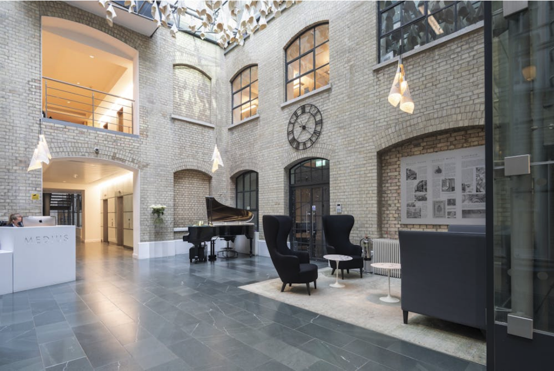 Medius House photo 2